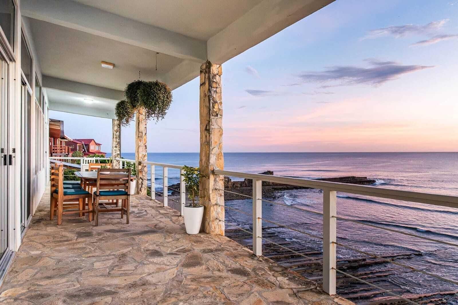 Vista Exterior Magnific Rock - Surf Resort & Yoga Retreat Nicaragua - Hostel