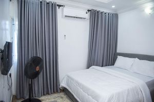 Alquiler Vacacional - Fully Furnished 3 Bedroom Apartment in a Gated Estate