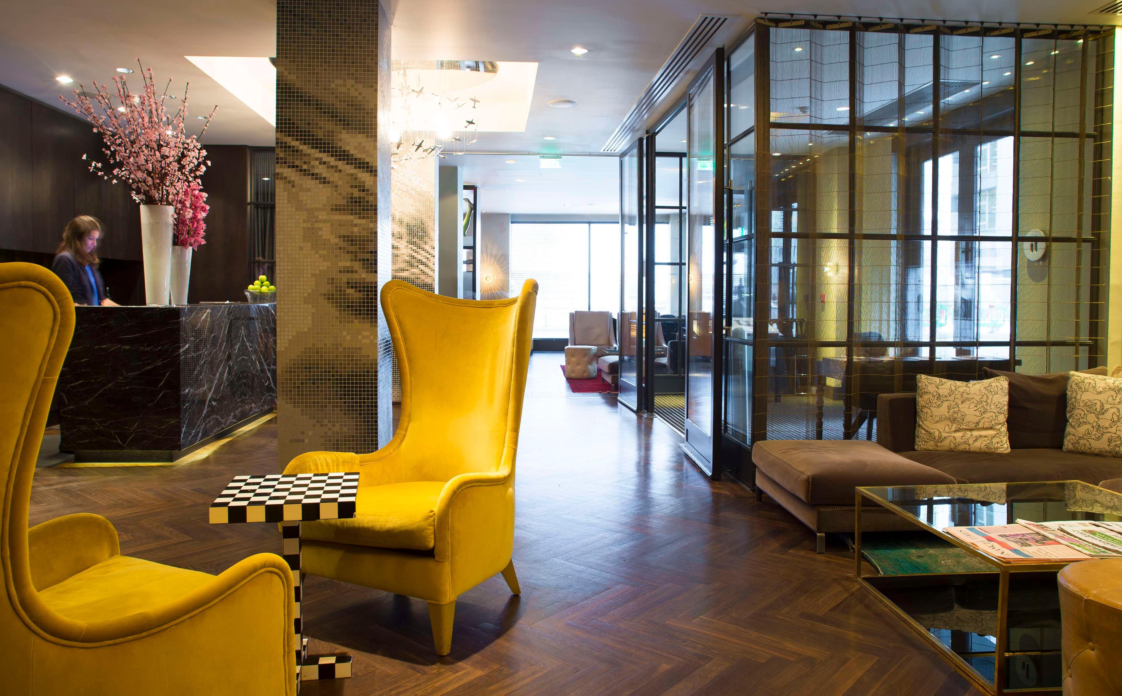 Vista Lobby South Place Hotel