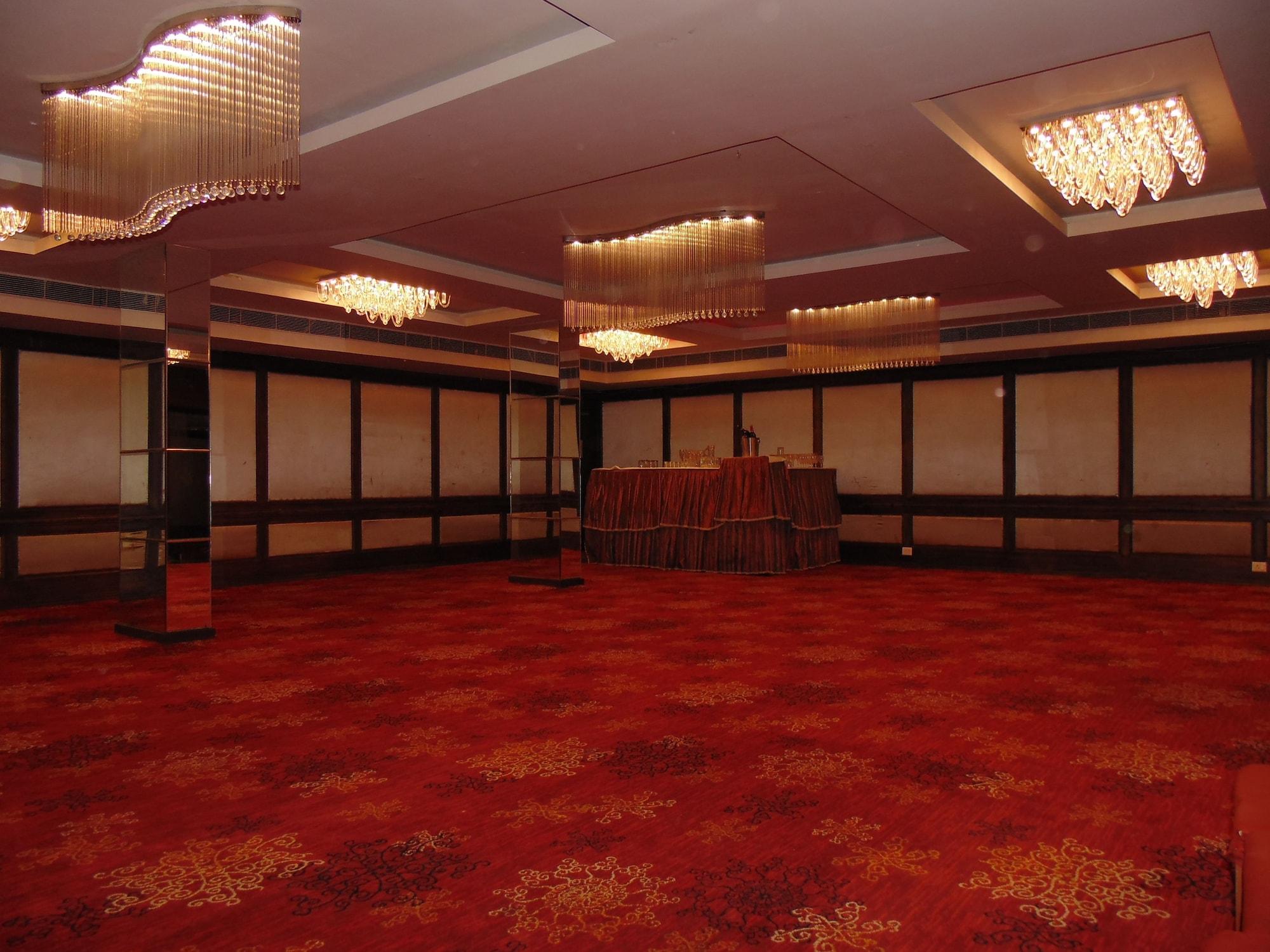 Salón de Baile Hotel Saurabh Candy By Peppermint