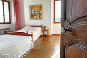 Alquiler Vacacional - independent apartment on the second floor of a historic house in Monticello