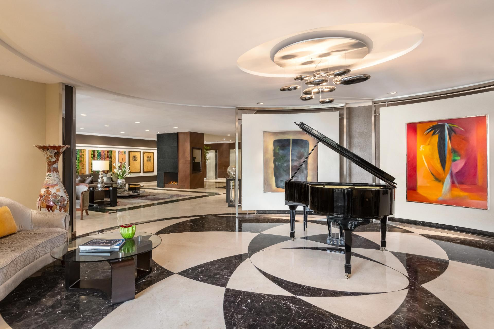 Vista Lobby El Pardo Lima - A DoubleTree by Hilton Hotel