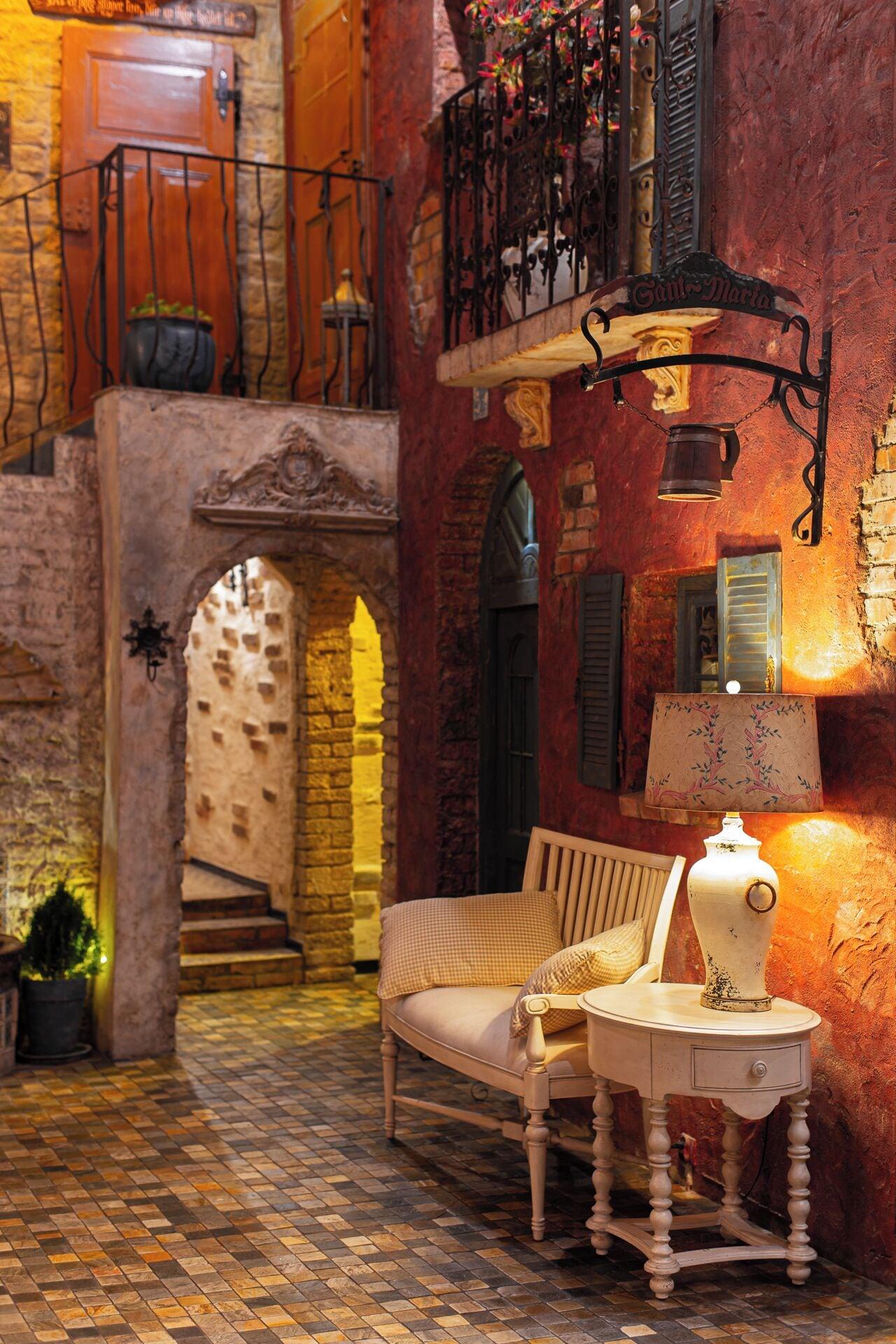 Vista Lobby Paul's Fantasia Boutique Suites