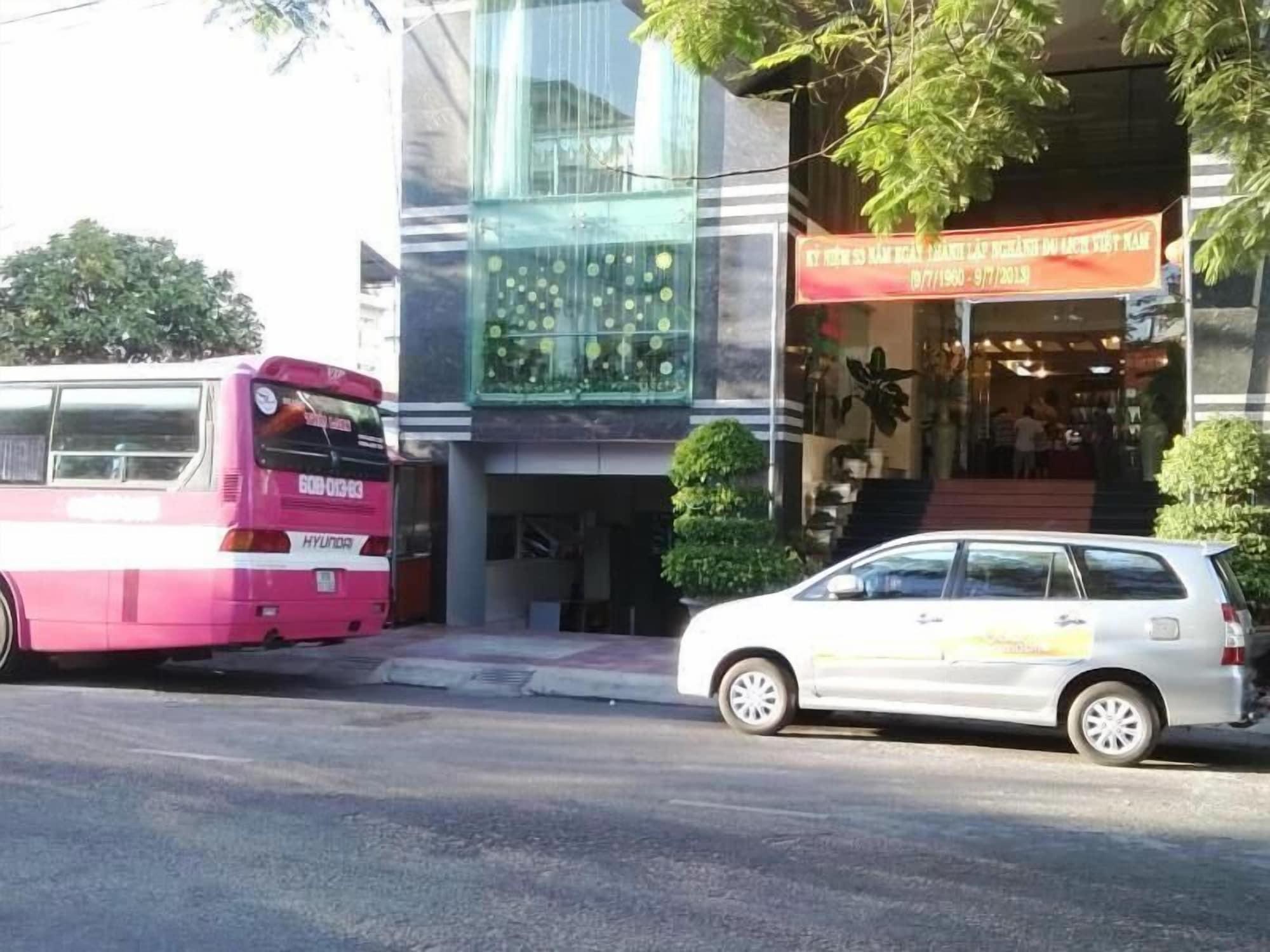 Vista Exterior Hoang Yen Canary Hotel