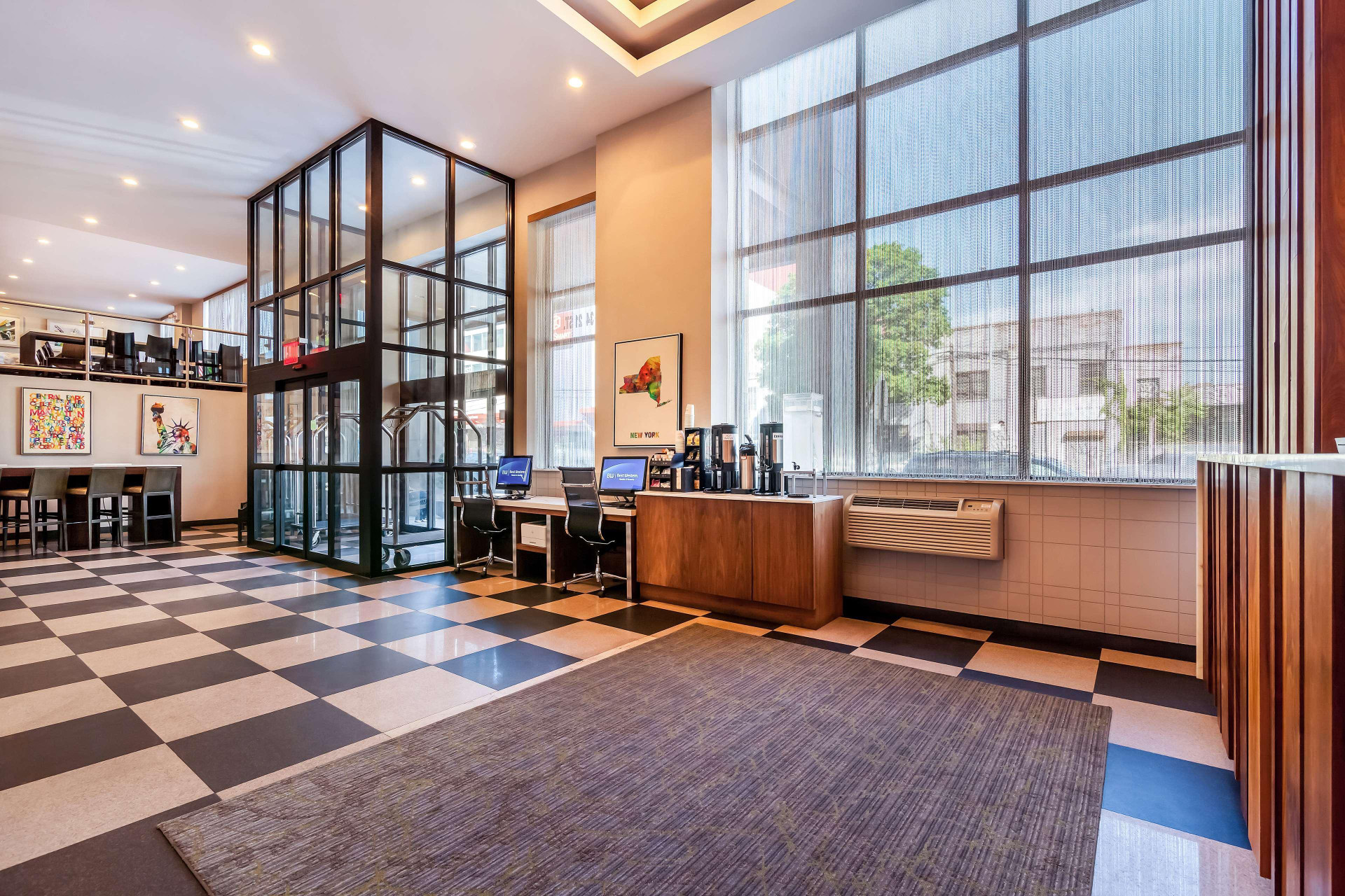 Vista Lobby Best Western Plus Plaza Hotel