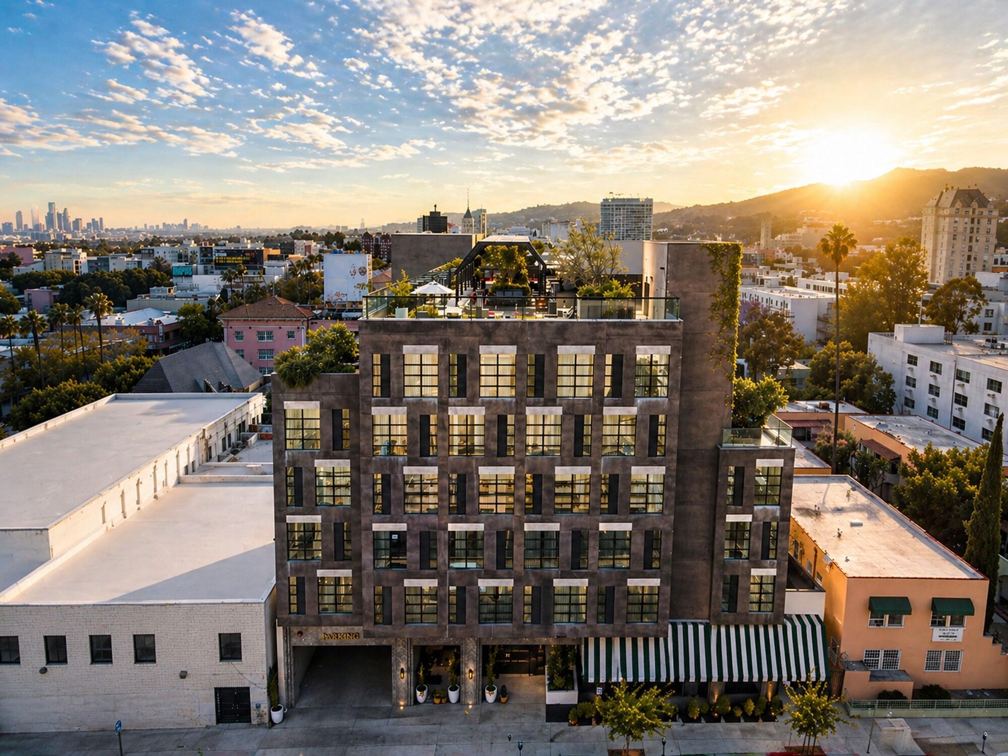 Vista Exterior Whisky Hotel