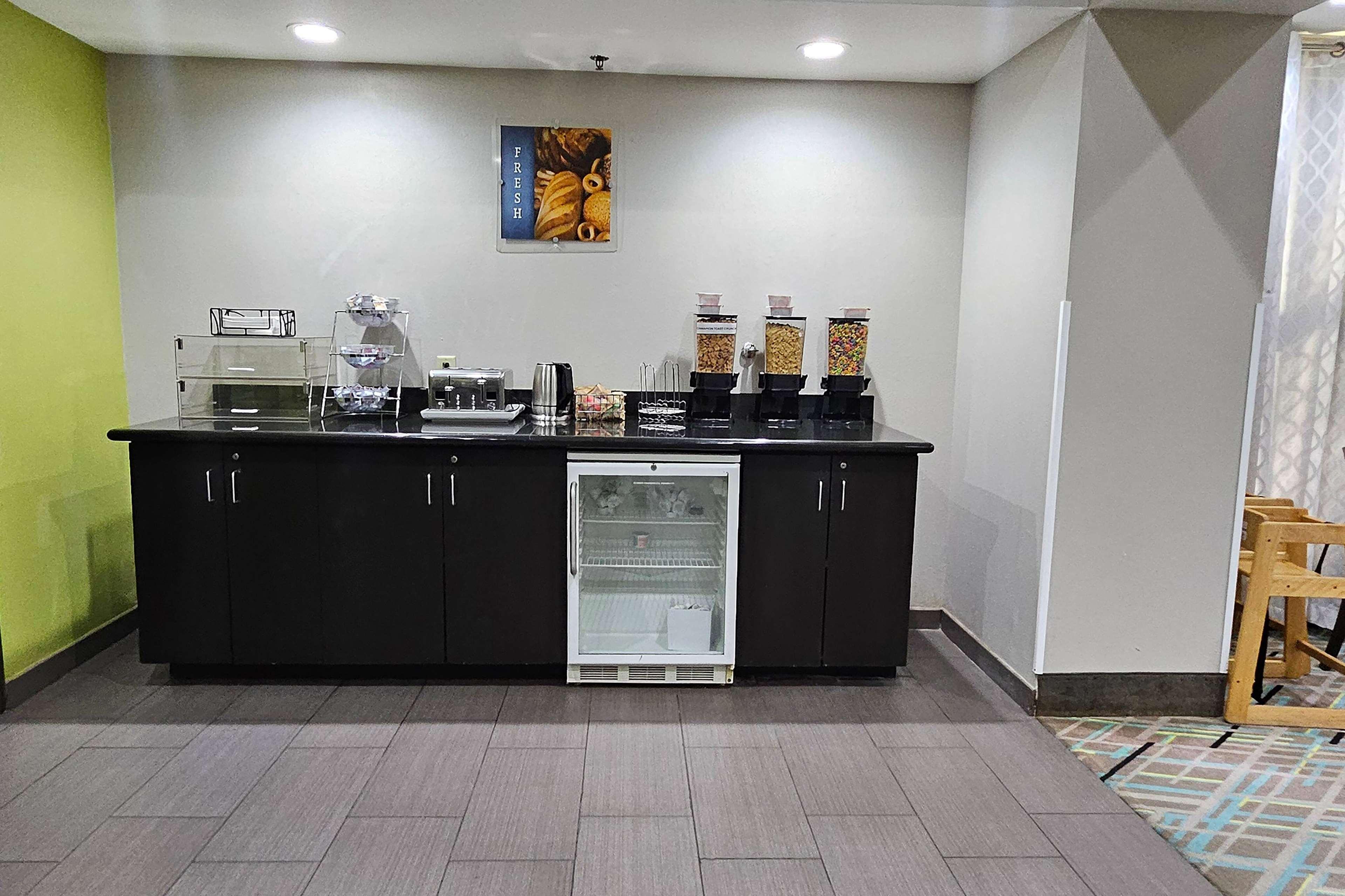 Restaurant Quality Inn & Suites