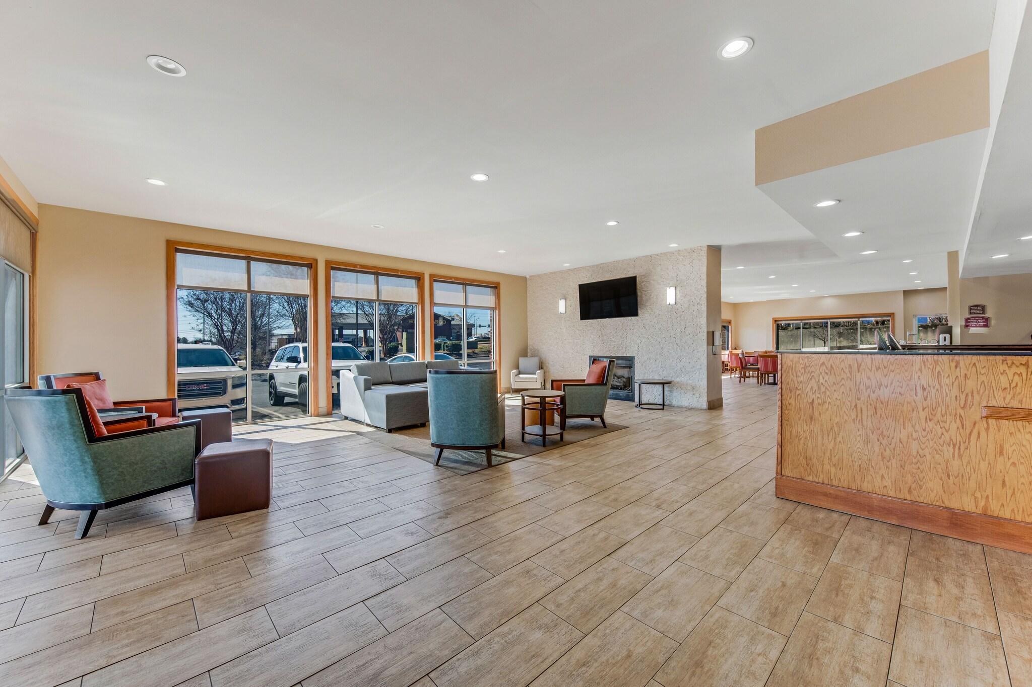 Vista Lobby Comfort Suites Huntsville MidCity District at Research Park