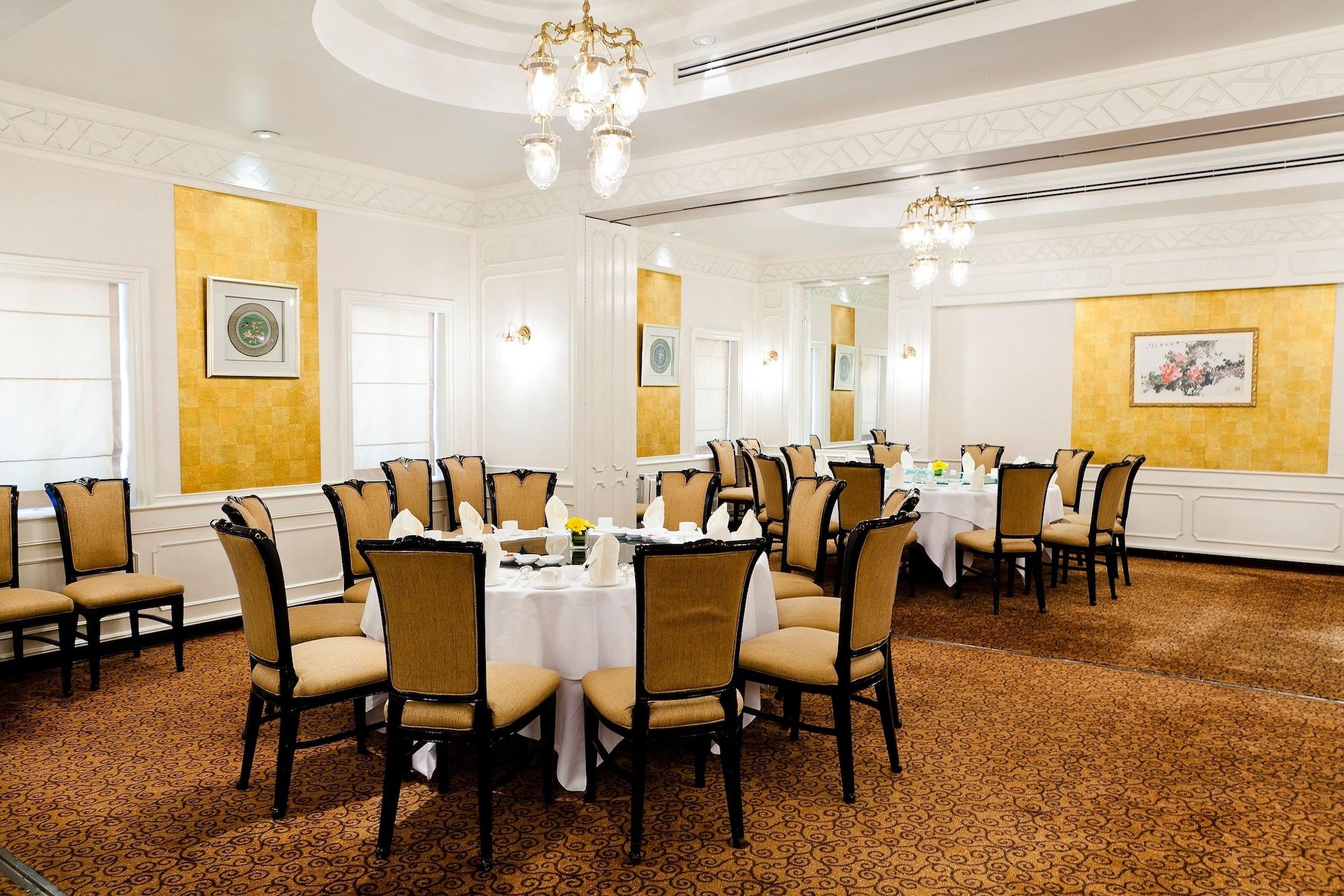 Restaurant Royal Princess Larn Luang