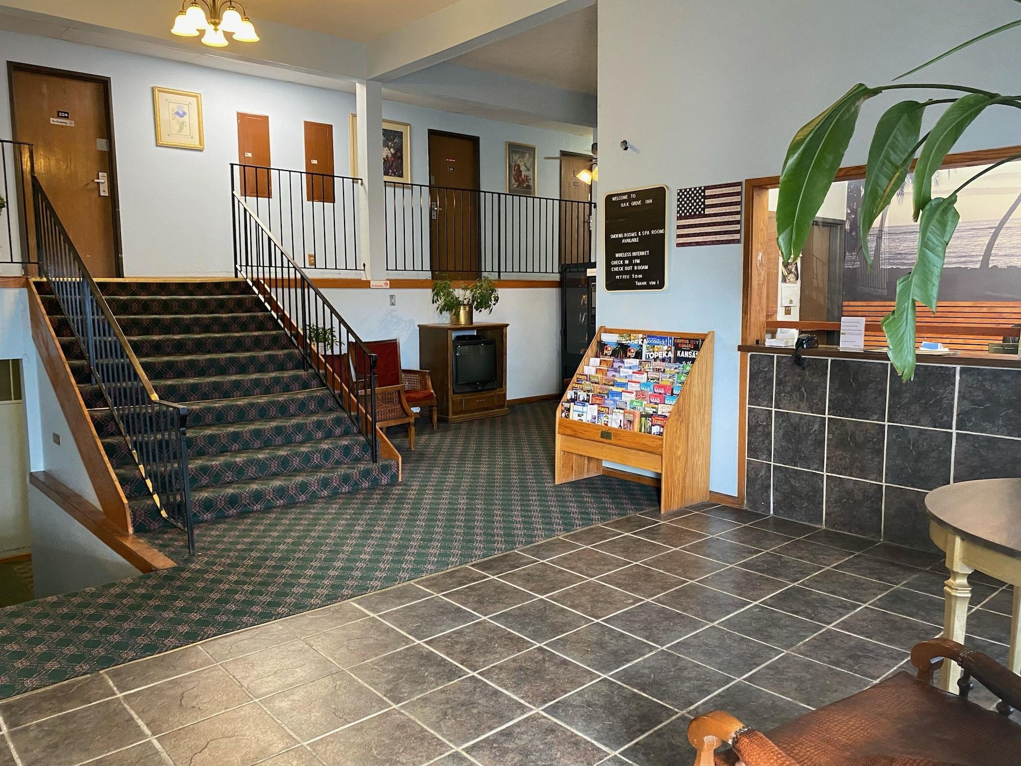 Vista Lobby Oak Grove Inn