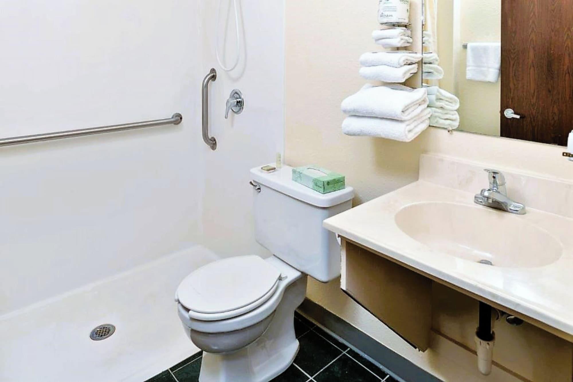 Equipamiento de Habitación Love Hotels Staples by OYO at HWY 10 MN