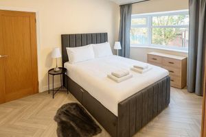 Alquiler Vacacional - Stylish 4-Bedroom Home in Prestwich