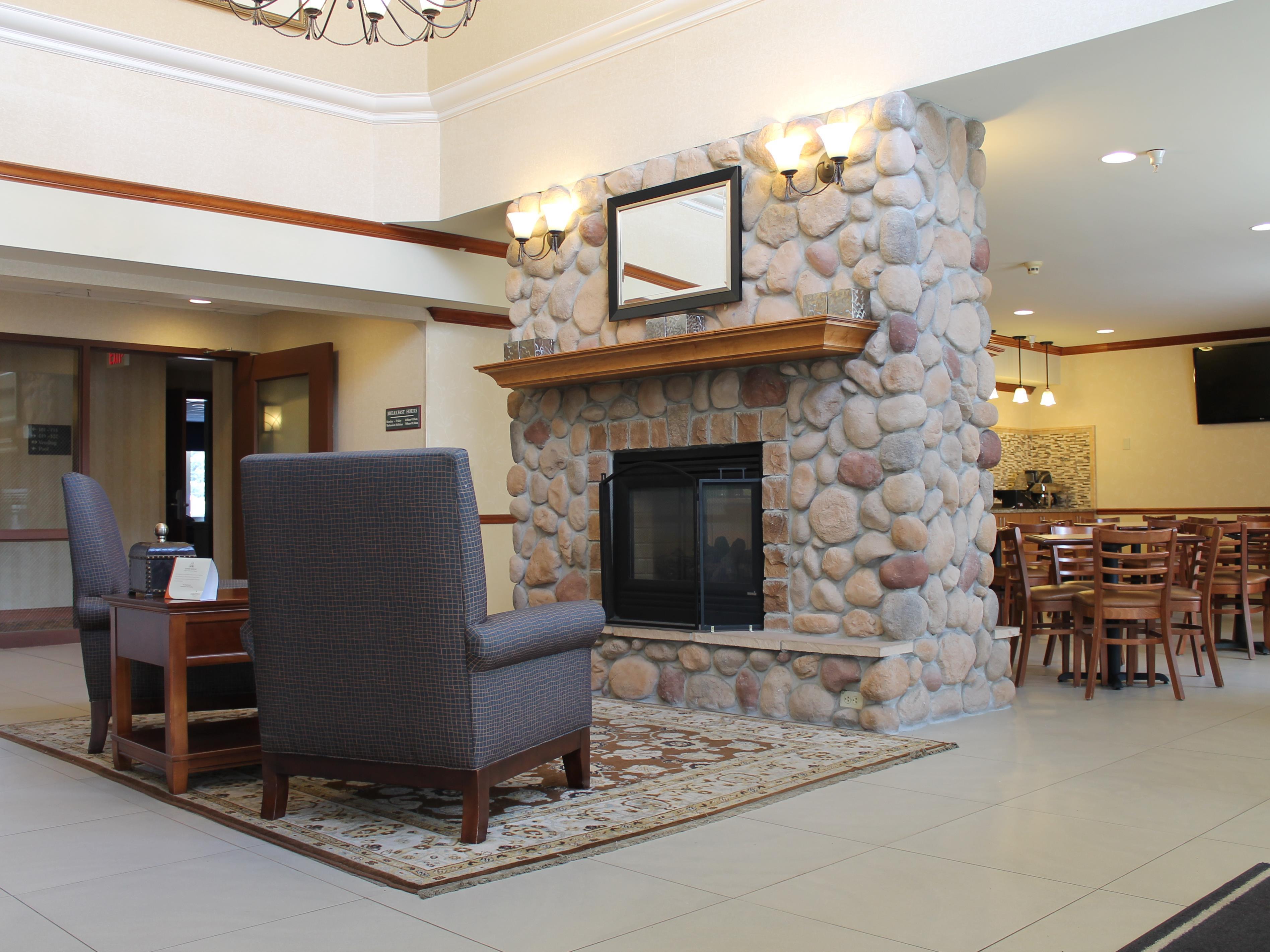 Vista Lobby Country Inn & Suites by Radisson, Eagan, MN