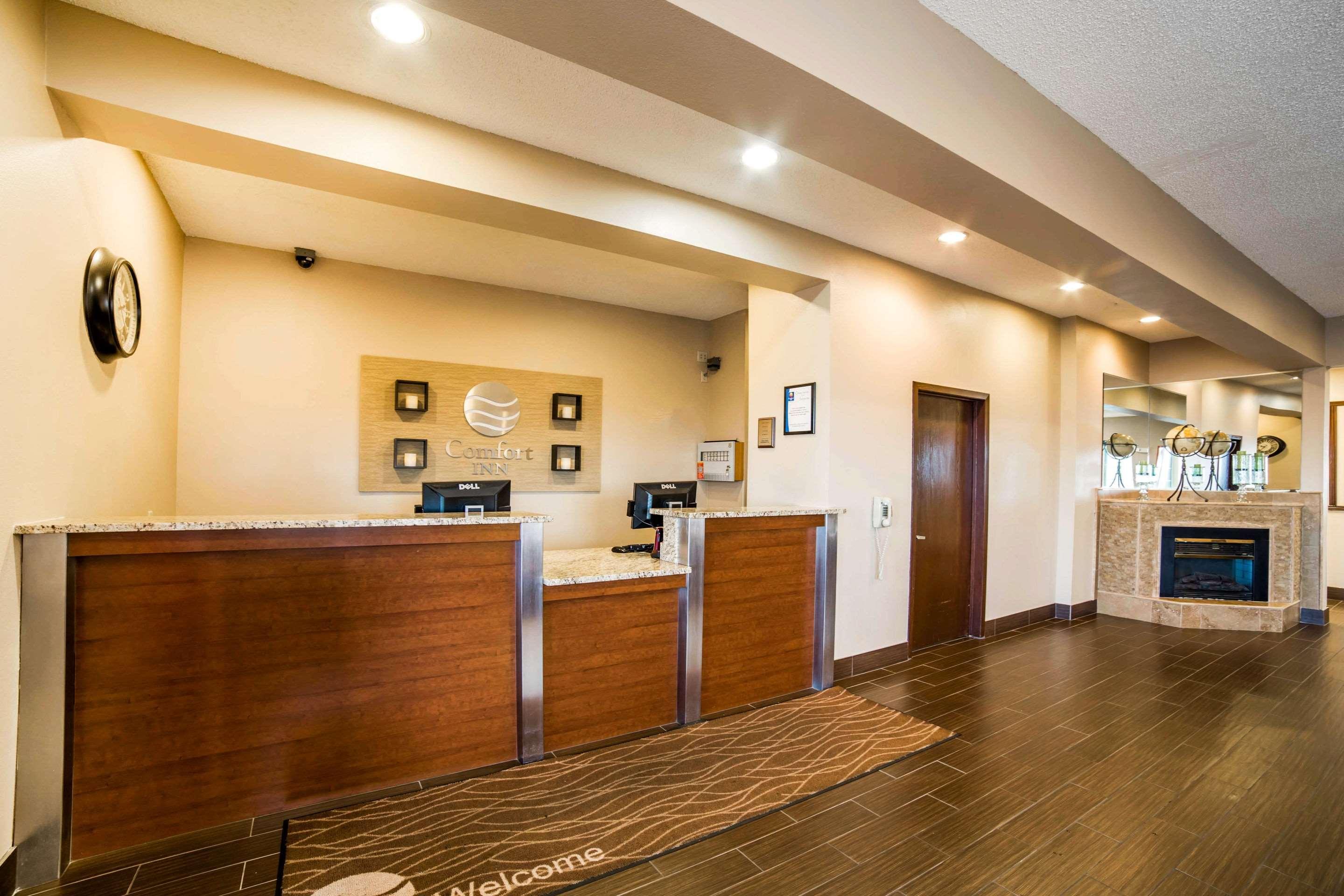 Vista Lobby Comfort Inn Evanston I-80