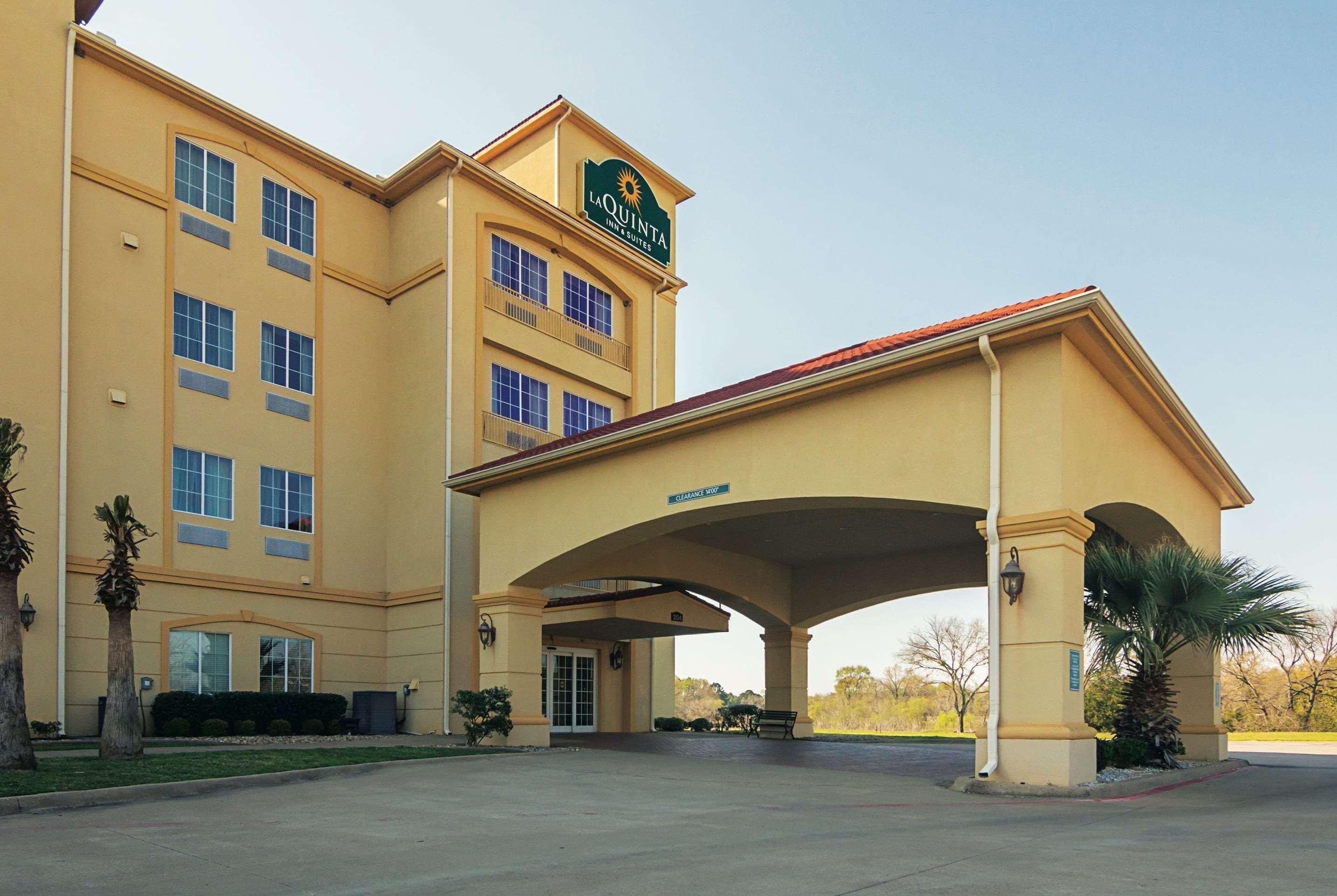 Vista Exterior La Quinta Inn & Suites by Wyndham Lindale