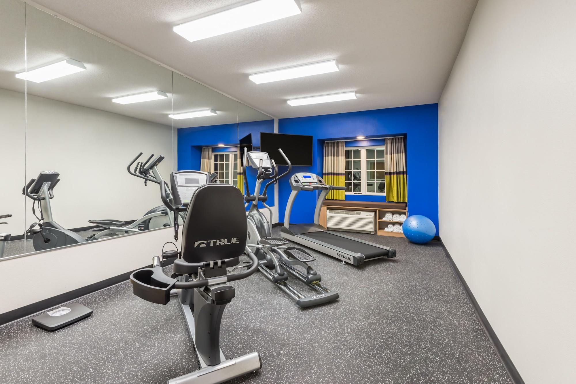 Gimnasio Microtel Inn & Suites By Wyndham New Martinsville