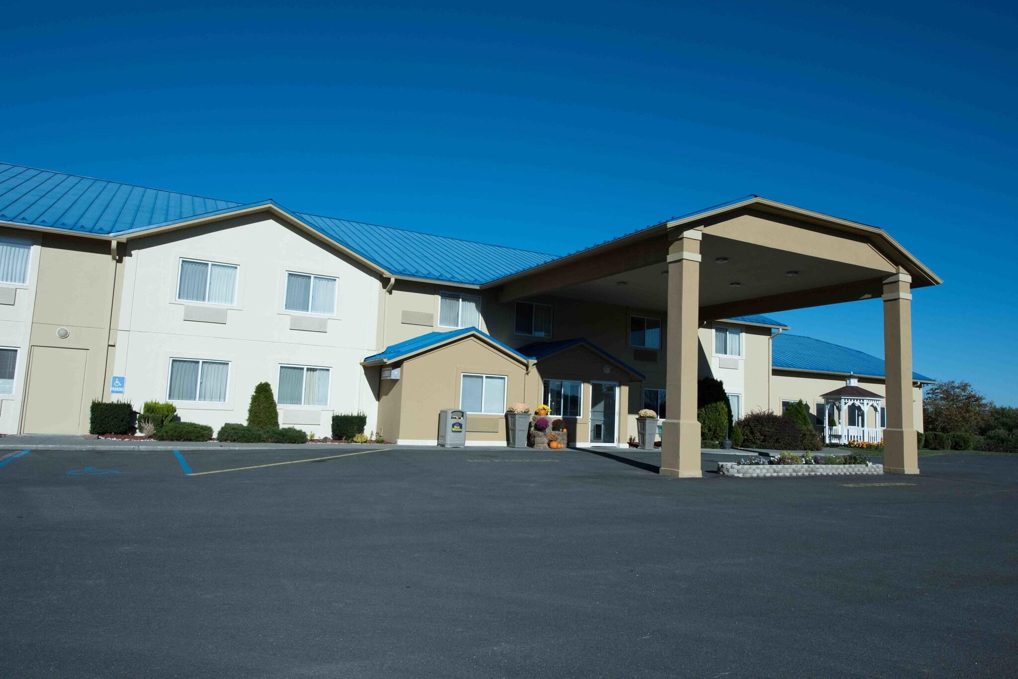 Vista Exterior Spark by Hilton West Coxsackie