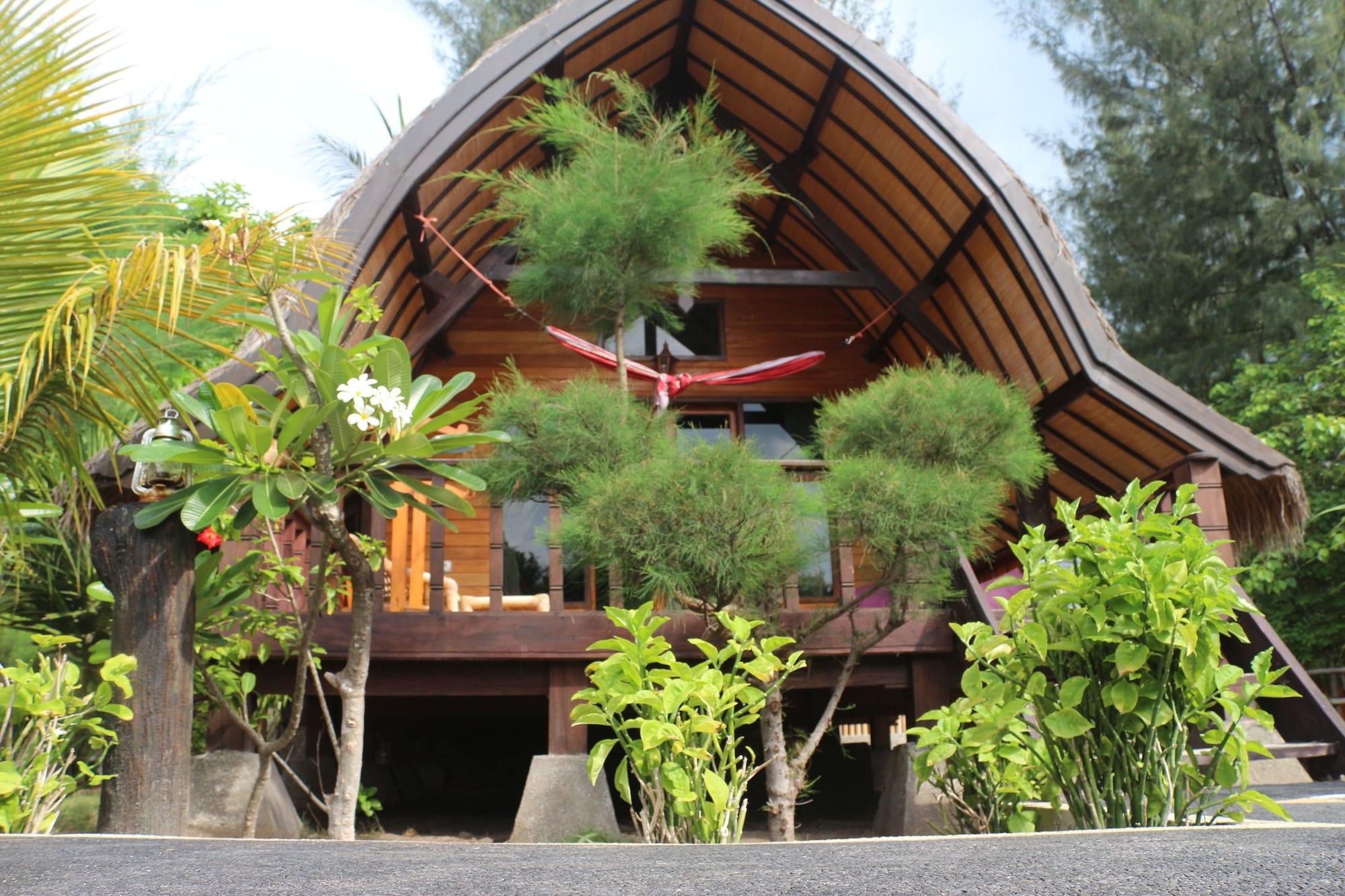 Varios Gili Lumbung Bungalow