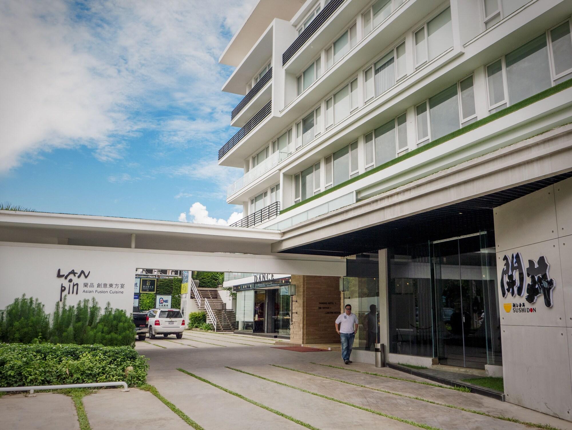 Vista Exterior Taiming Hotel