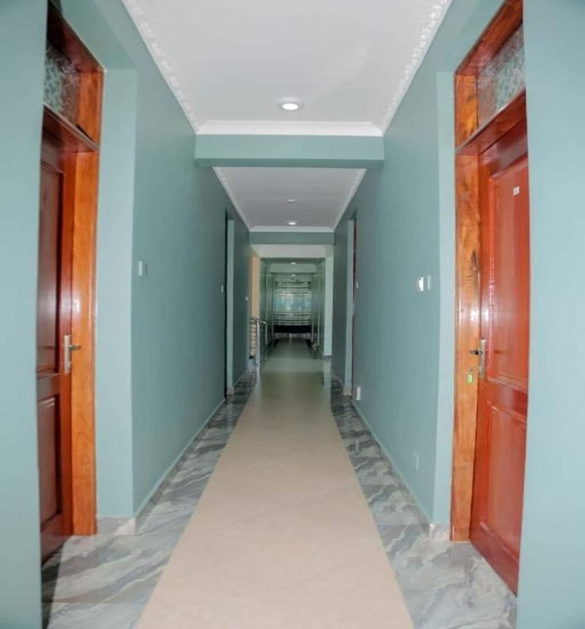 Varios Kiuruwi Executive Hotel