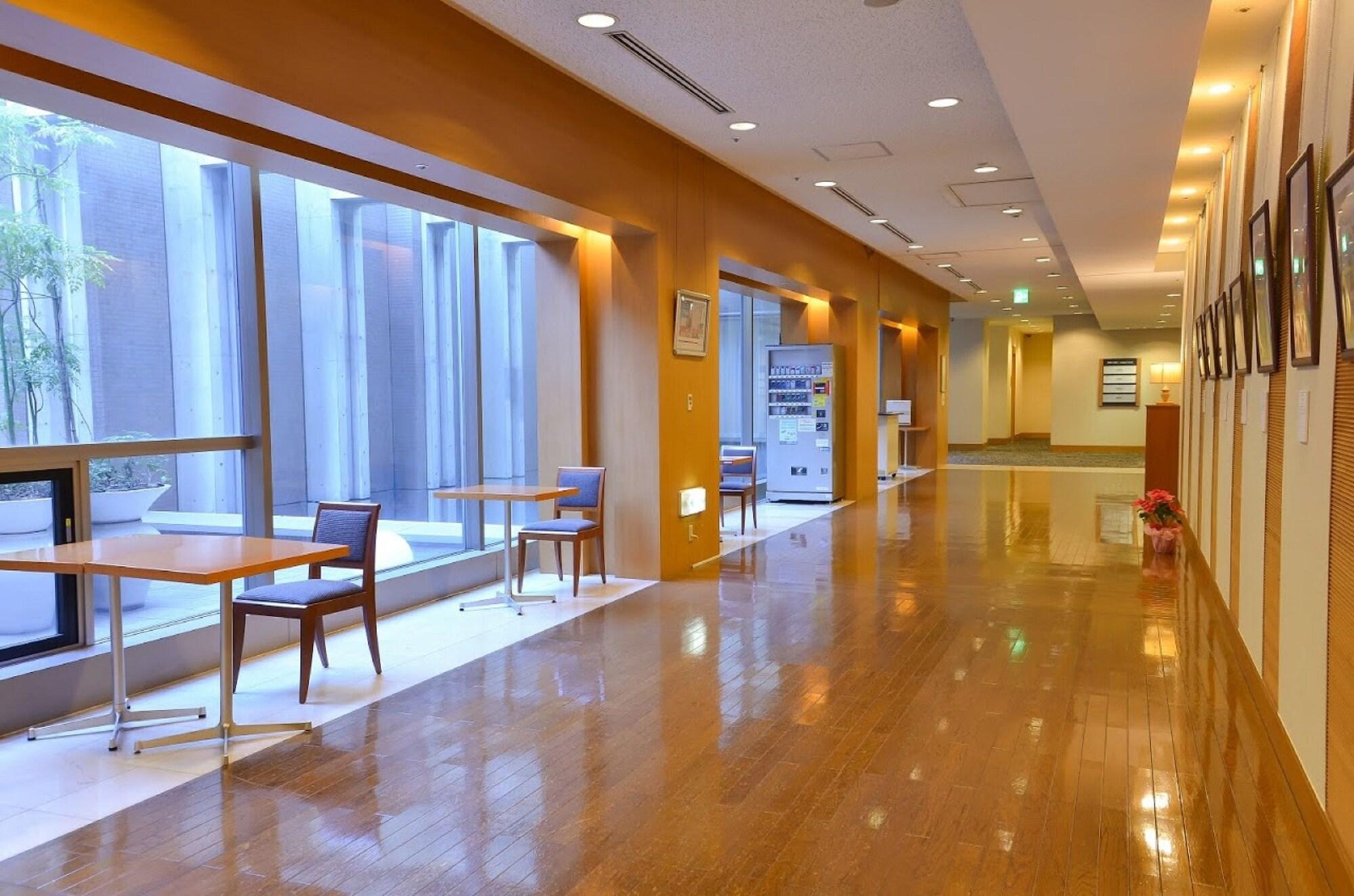 Vista Lobby Urawa Washington Hotel