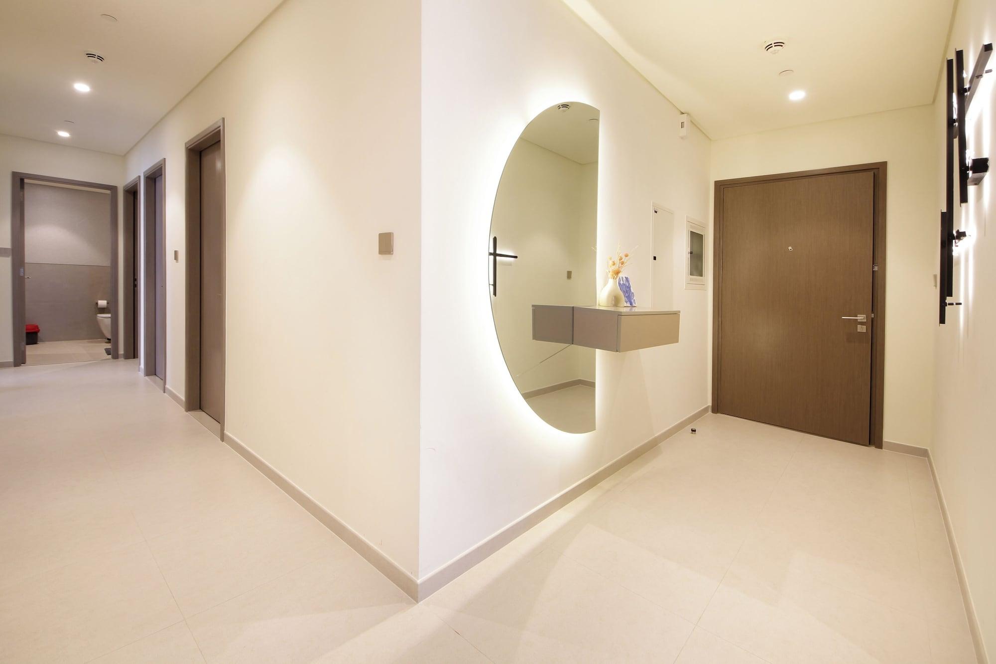 Vista Lobby 3BHK Sea View Near Palm Jumeirah Avani