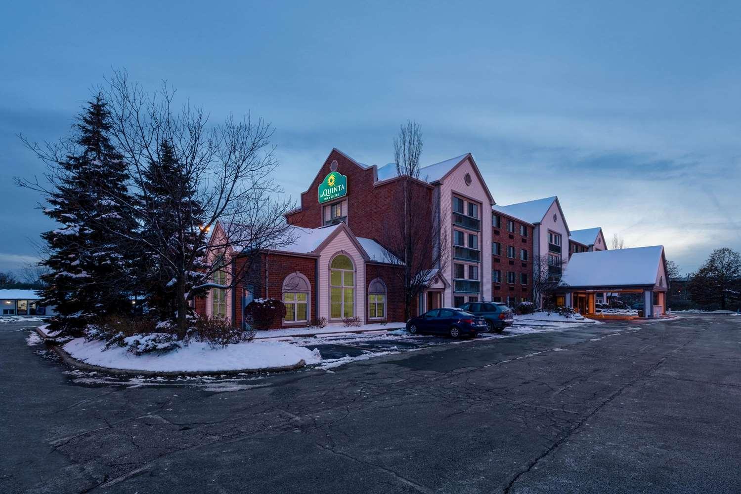 Vista Exterior La Quinta Inn & Suites by Wyndham Cleveland Macedonia
