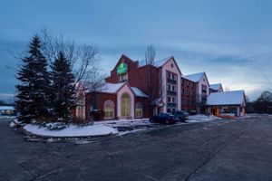 Alojamiento - La Quinta Inn & Suites by Wyndham Cleveland Macedonia