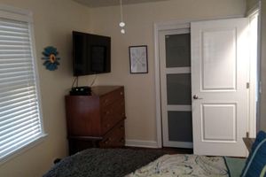 Alquiler Vacacional - Open Floor Plan 2 Bdrm-Private Home in Mission, KS-video tour-3rd picture