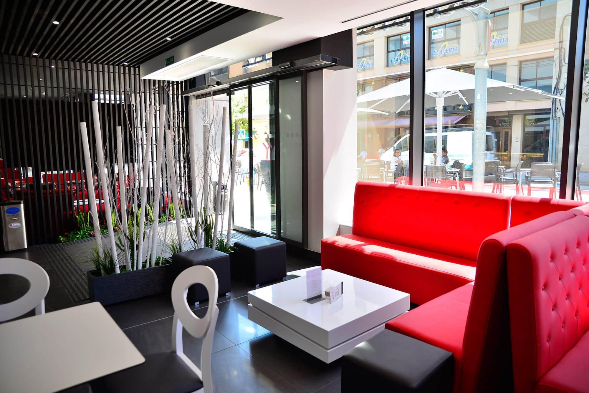 Bar/Salón Hotel Spa Ciudad de Binefar