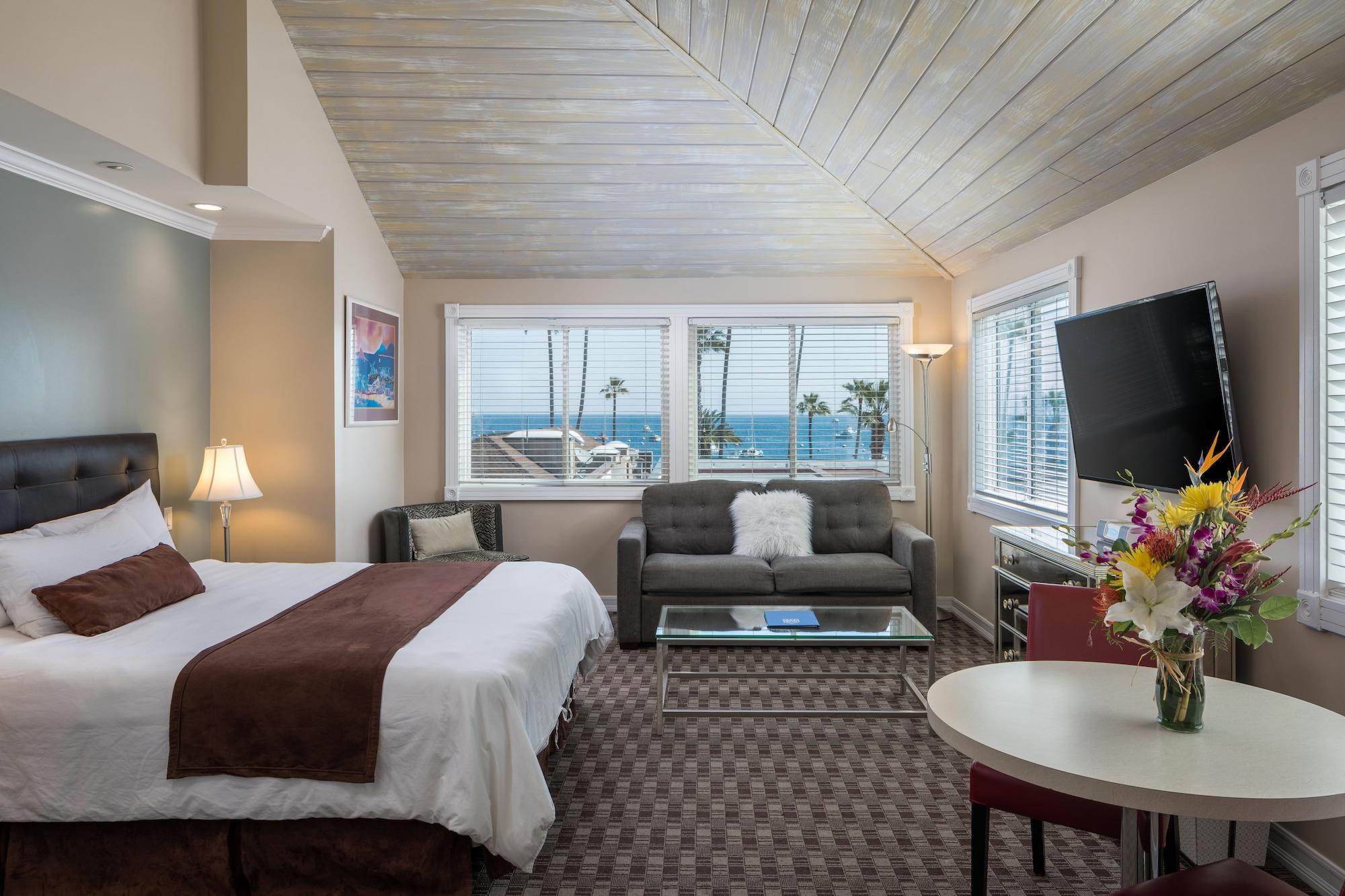 Varios Glenmore Plaza Hotel