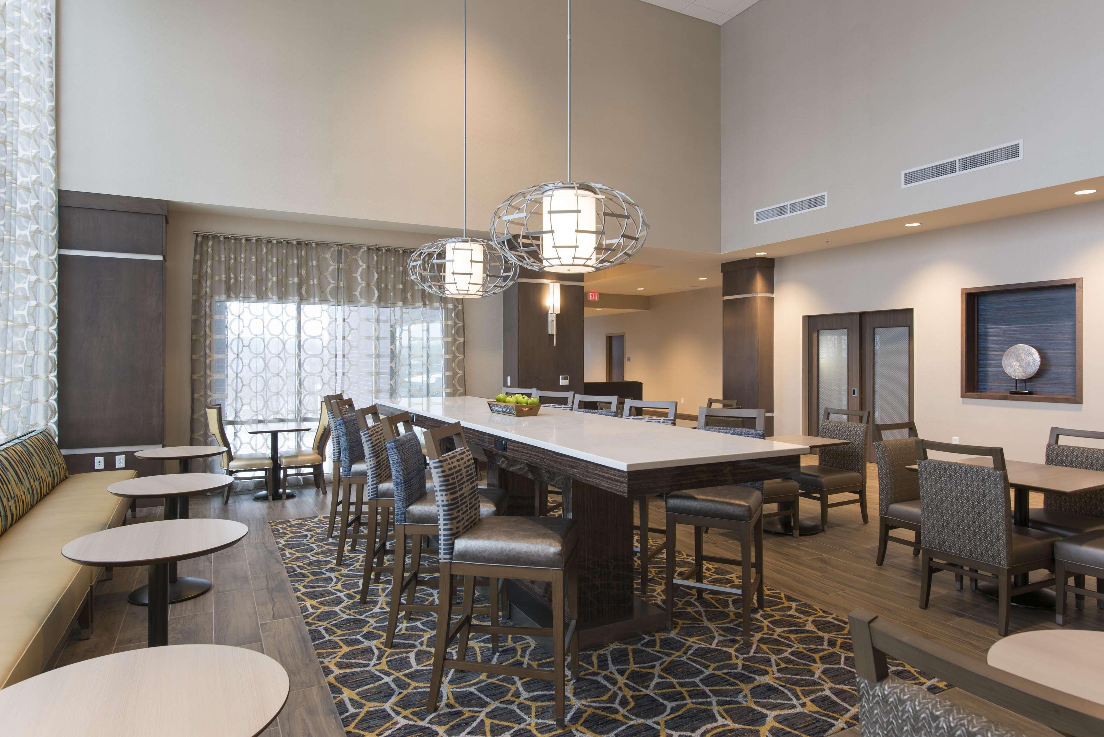 Vista Lobby Hampton Inn & Suites Grand Rapids Downtown