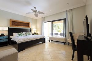 Alquiler Vacacional - Spacious 3BR Cap Cana Condo with Private Terrace & Picuzzi Near the Marina