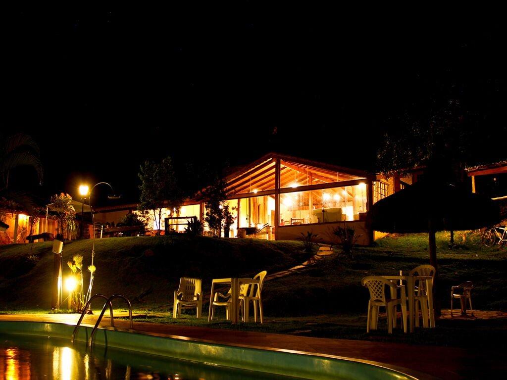 Vista da fachada Pousada Araucária