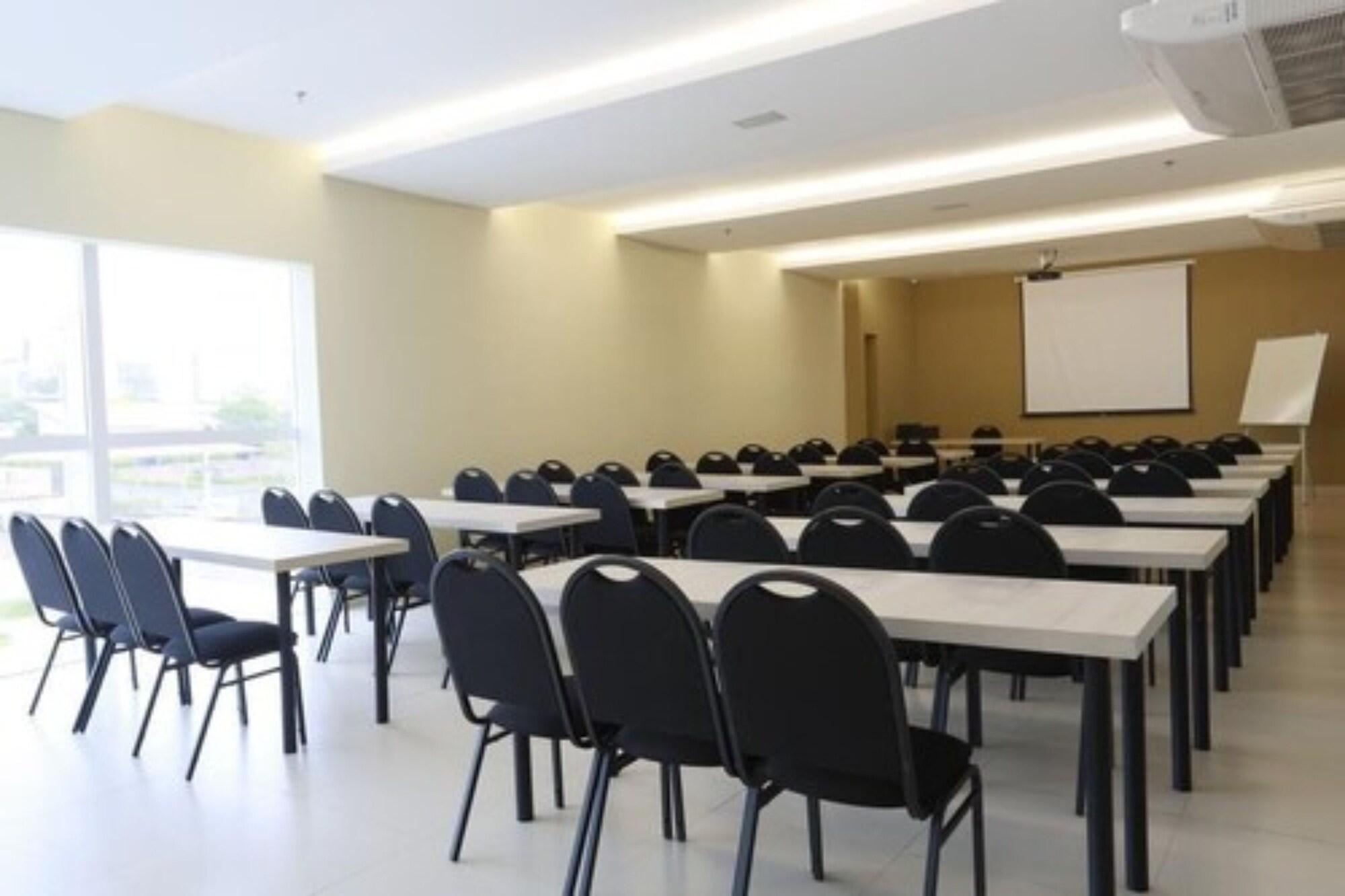 Centro de Negocios Uchoa Teresina Hotel