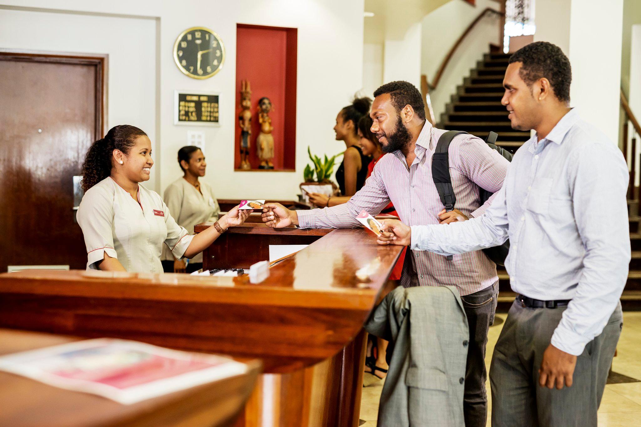 Vista Lobby Crowne Hotel Port Moresby