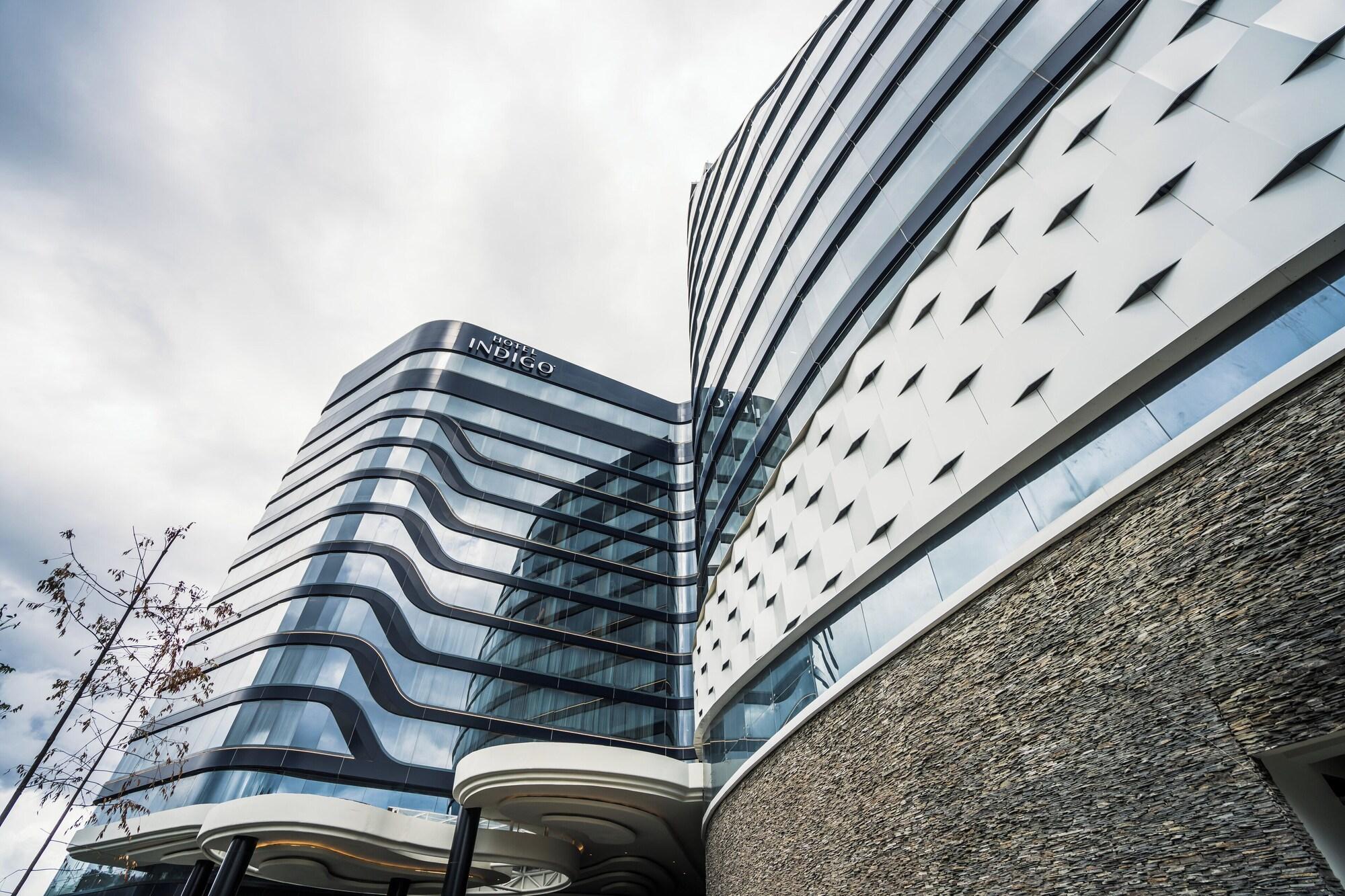 Vista Exterior Hotel Indigo Bandung Dago Pakar by IHG