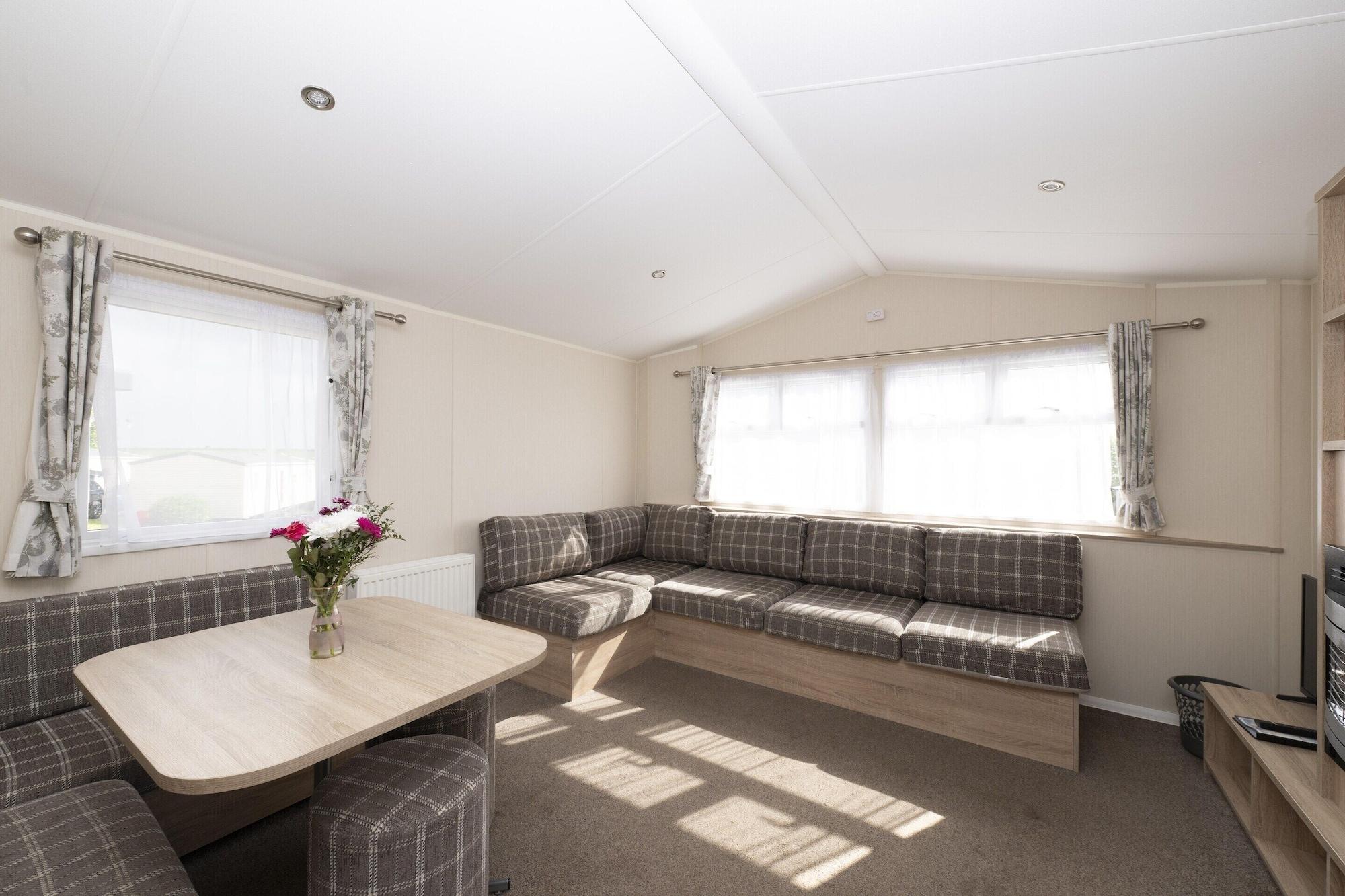 Restaurant Suncrest Caravan by Belvilla