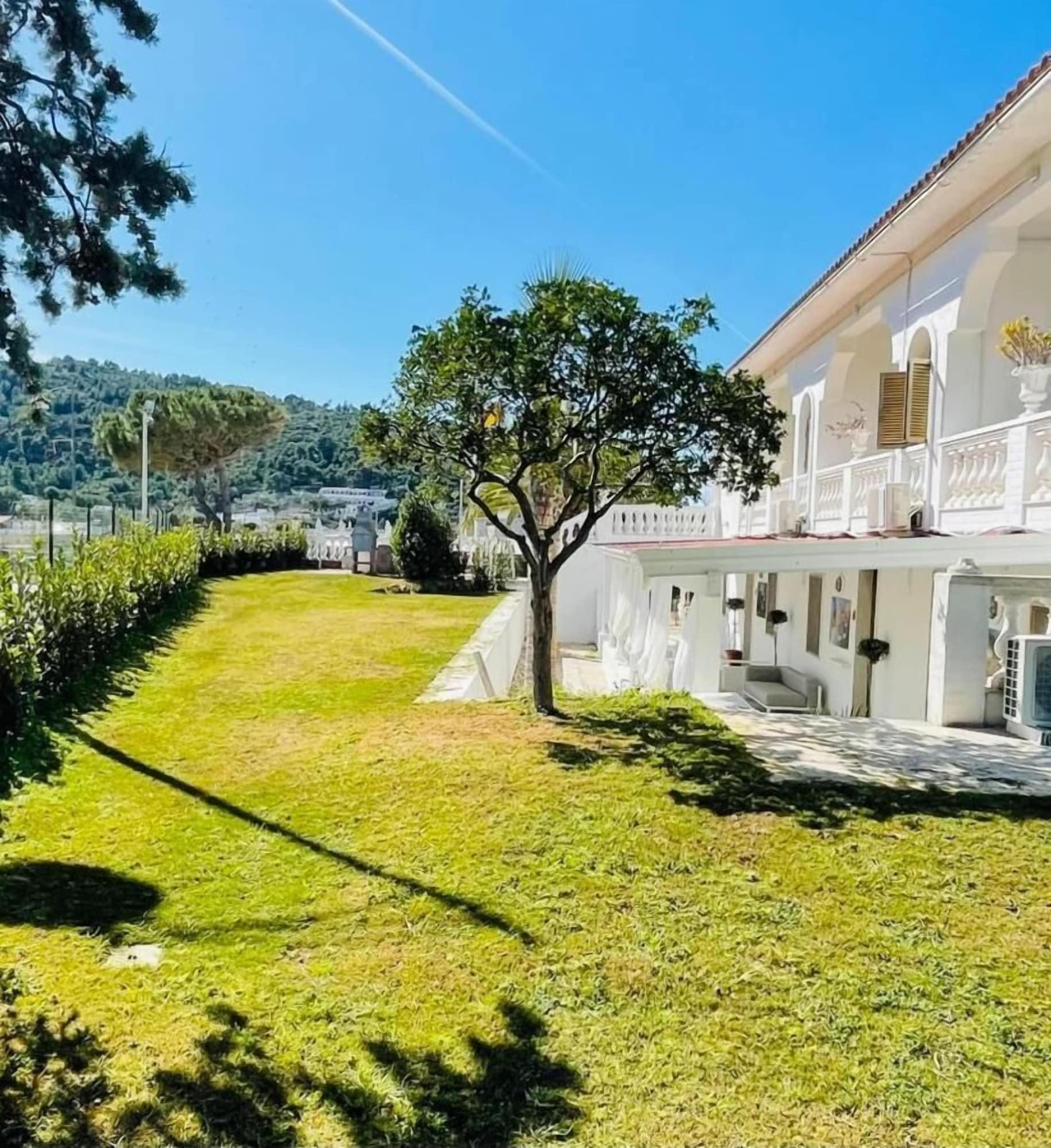 Vista Exterior Villa D'Amato