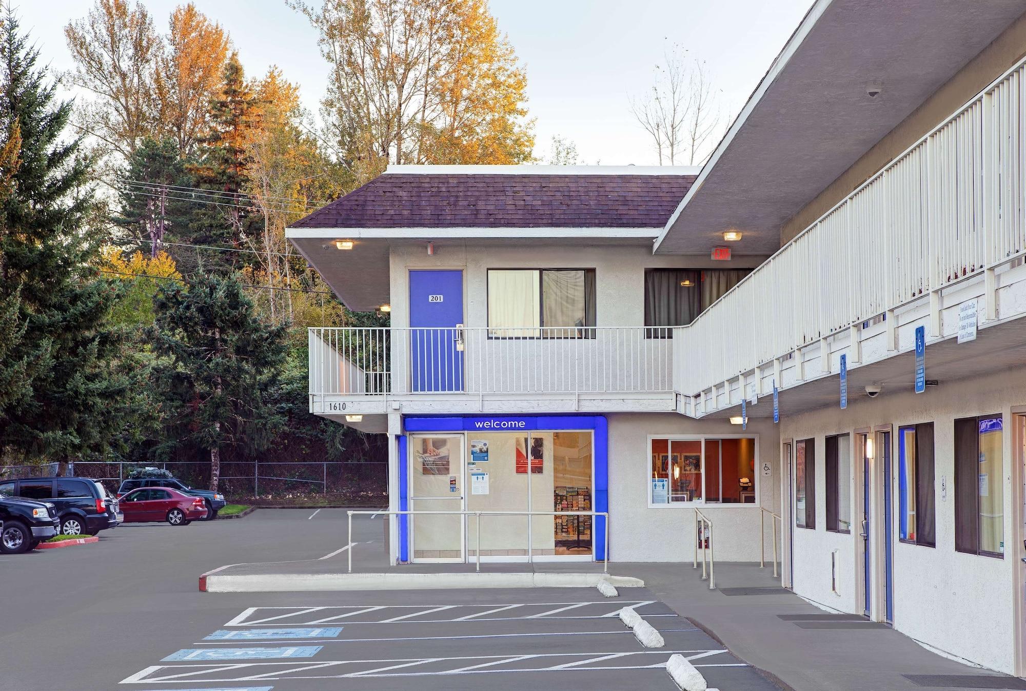 Vista Exterior Motel 6 Troutdale, OR - Portland East