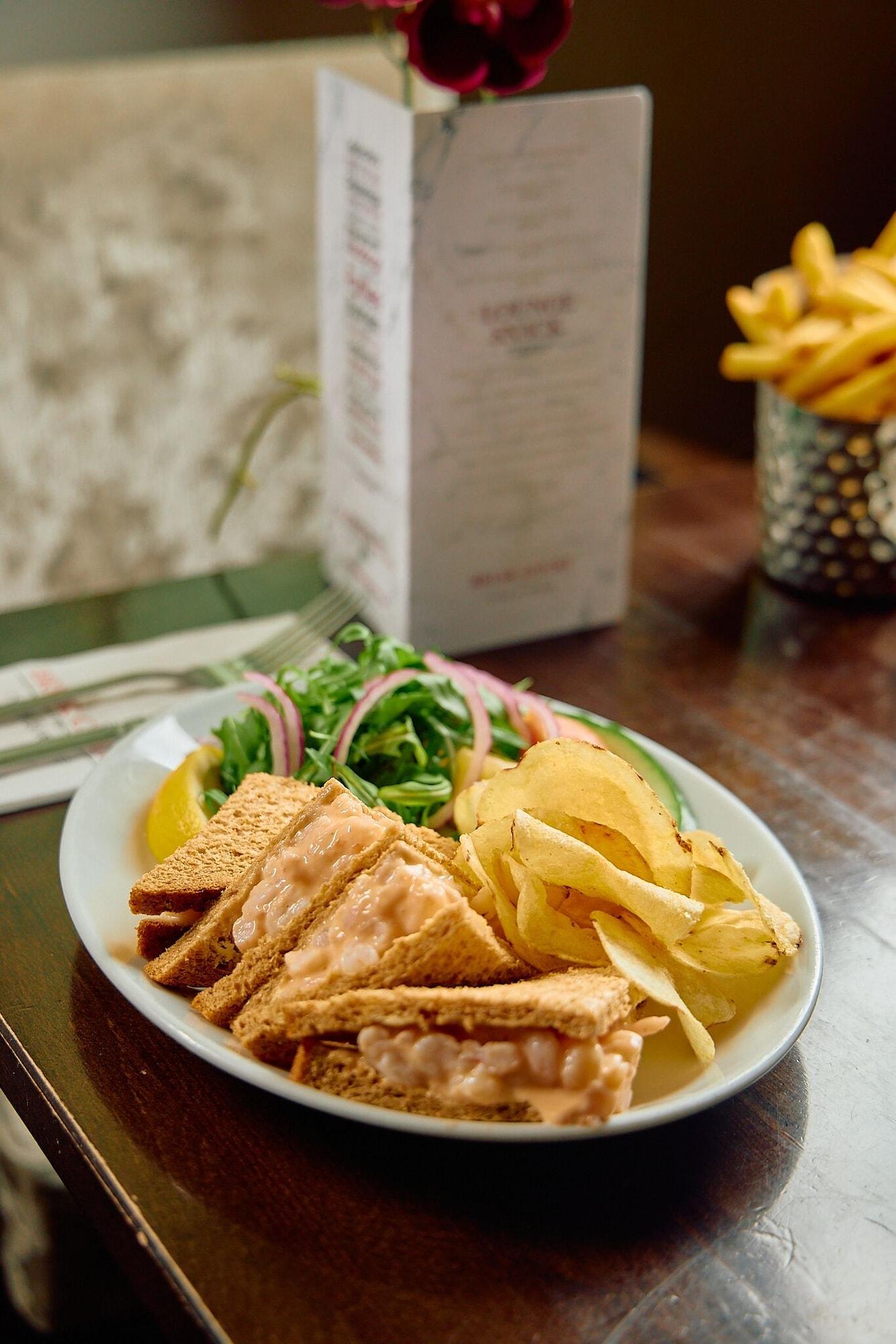 Vista Lobby Briar Court Hotel