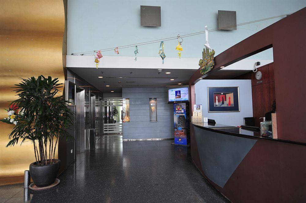 Vista Lobby Alpha Genesis Hotel