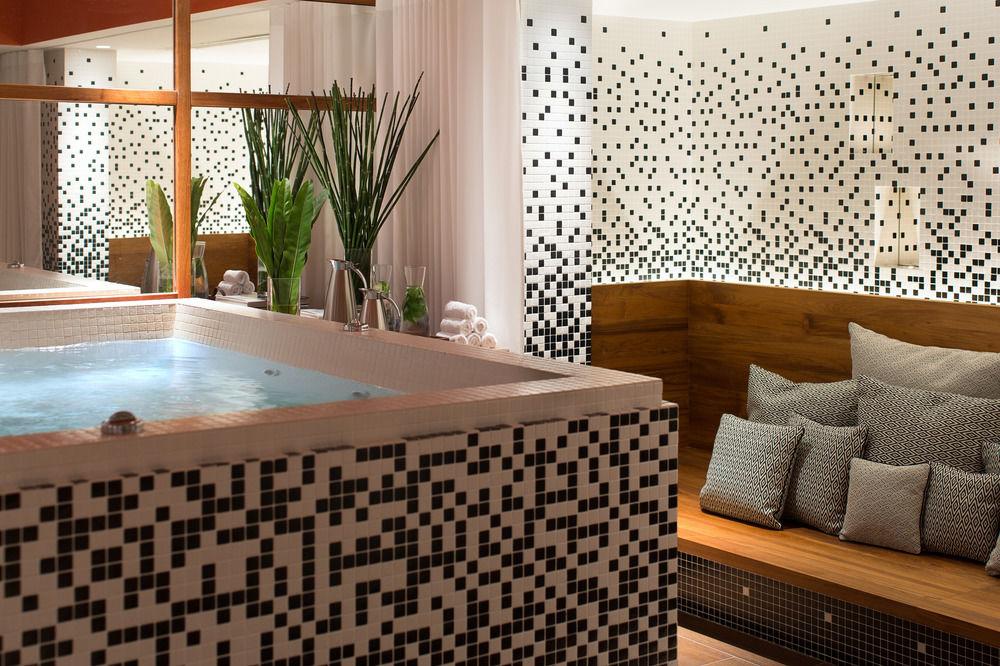 Hotel Renaissance Paris Republique Hotel