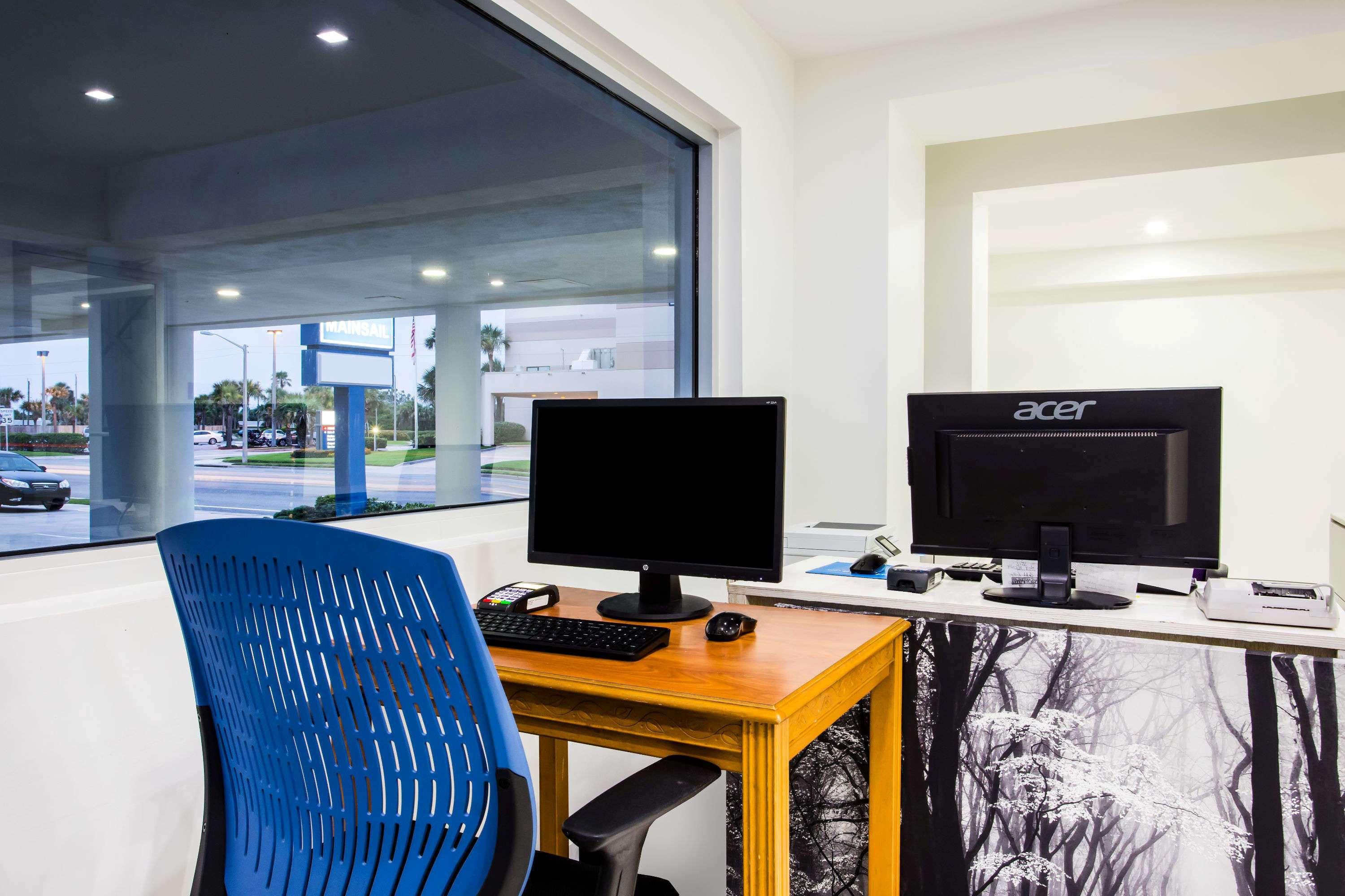 Centro de Negocios Days Inn by Wyndham Ormond Beach Mainsail Oceanfrt