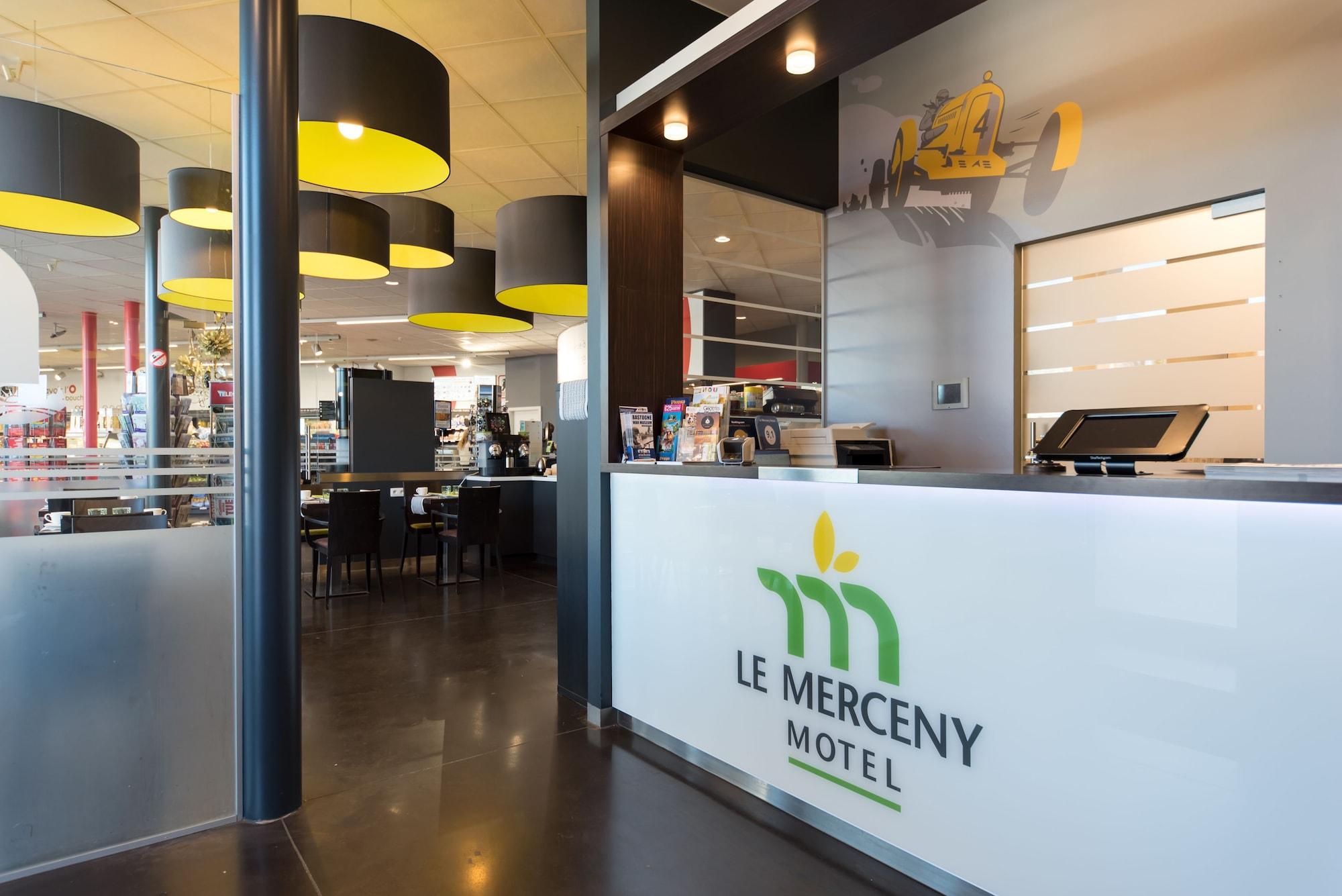 Vista Lobby Le Merceny Motel