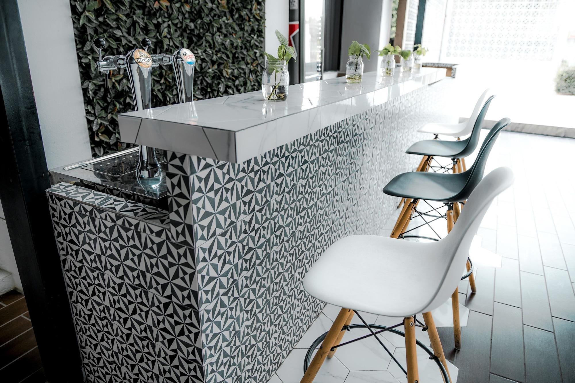Bar/Salón EH Ejecutivo Urban Hotel