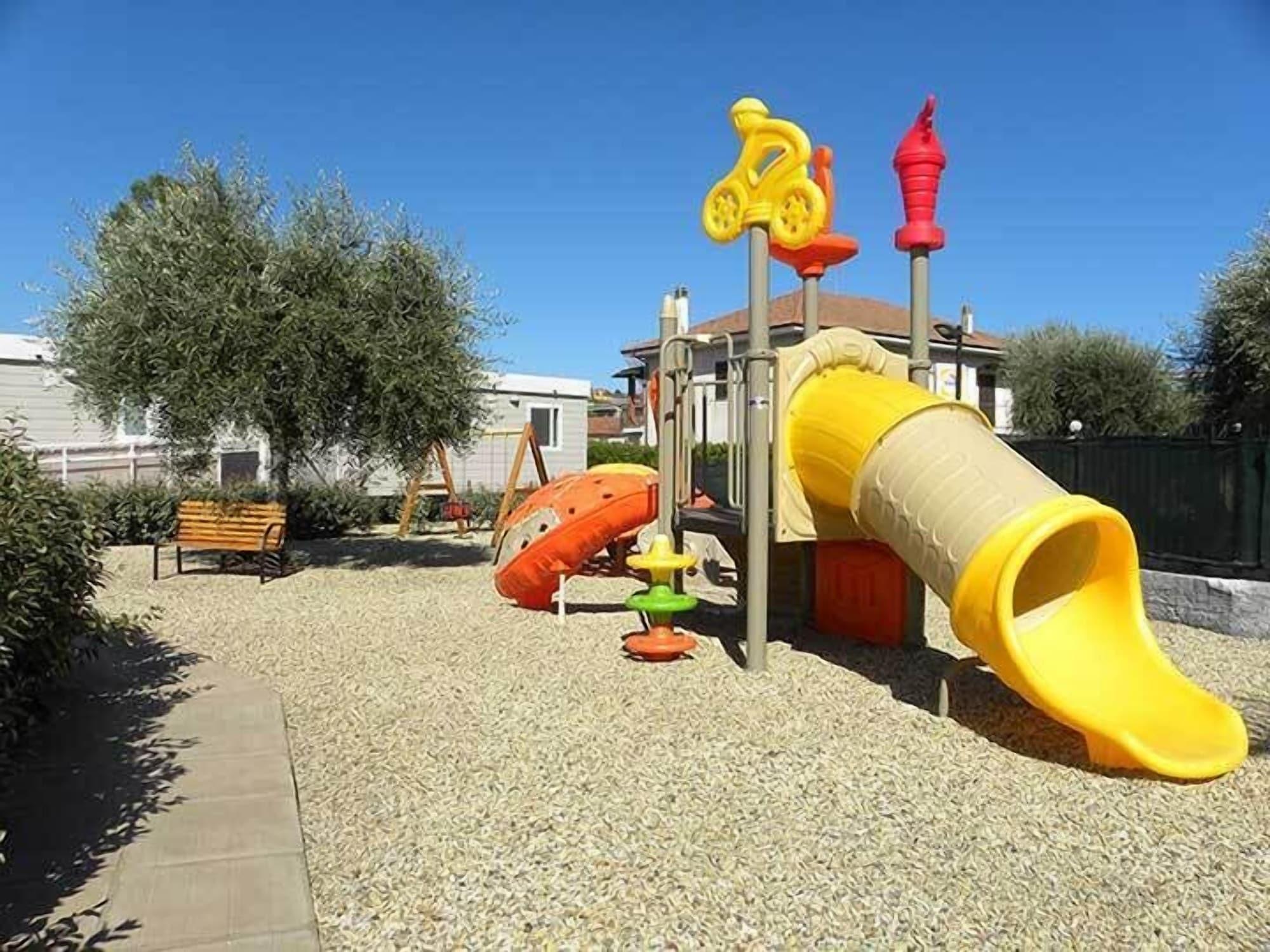 Instalaciones Recreativas ReBi Village