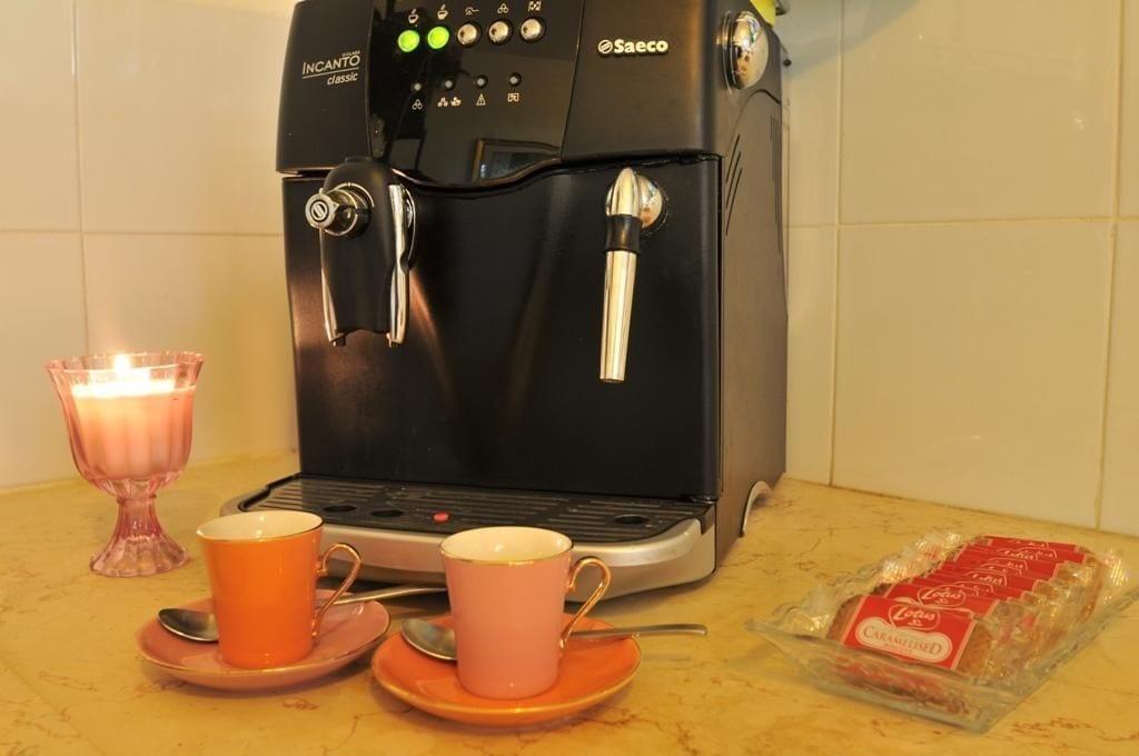 Bar/Salón Pina Balev Inn