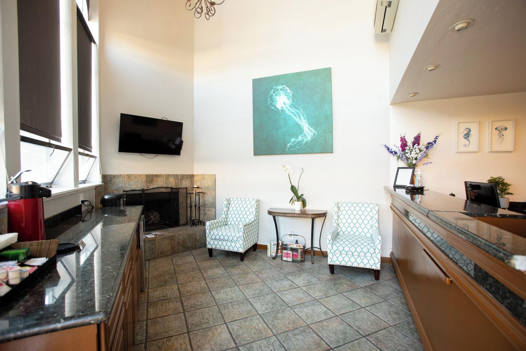 Vista Lobby Munras Inn