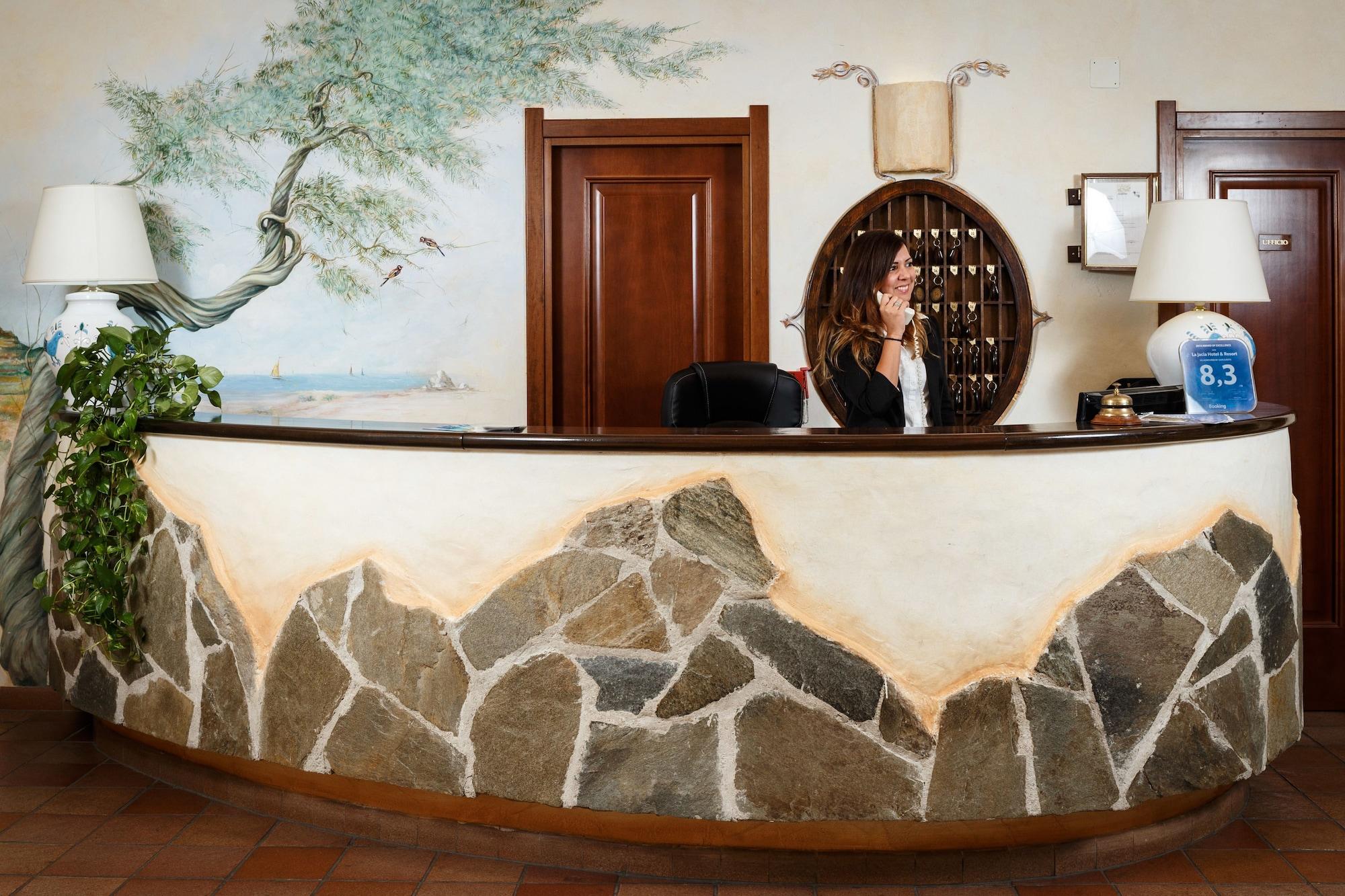 Vista Lobby La Jacia Hotel & Resort